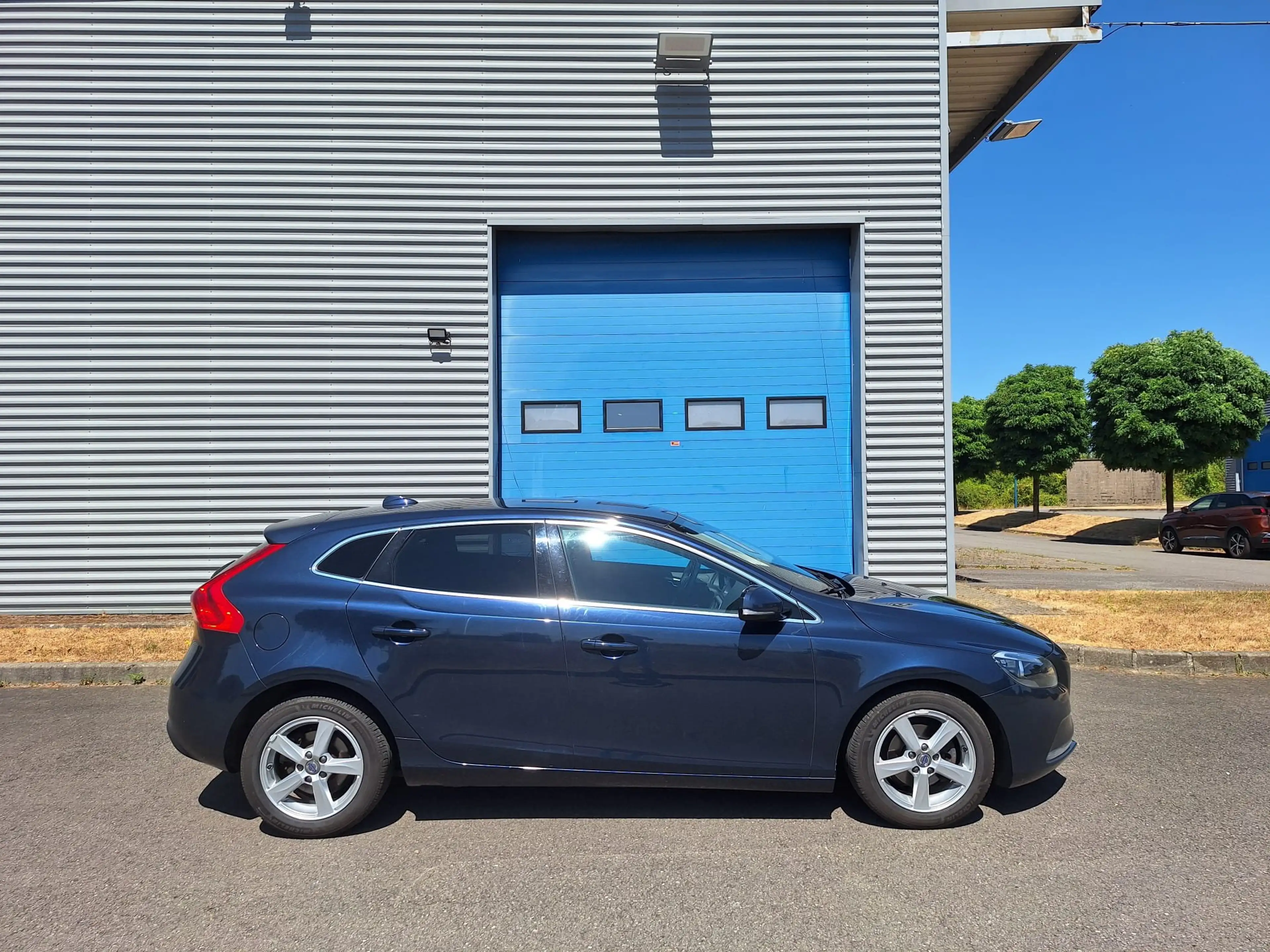Volvo V40 V40 D2 Momentum — photo 2