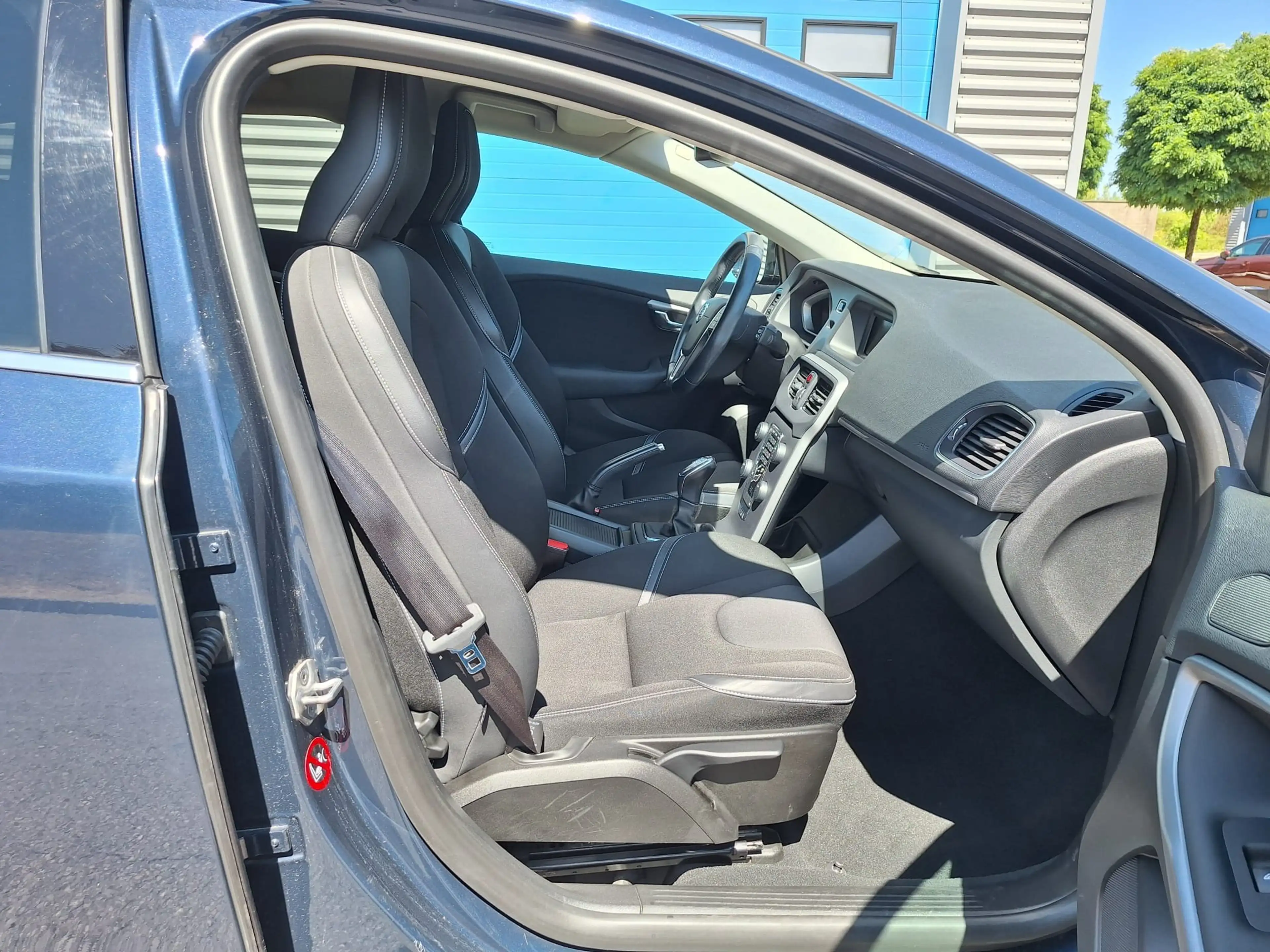 Volvo V40 V40 D2 Momentum — photo 11