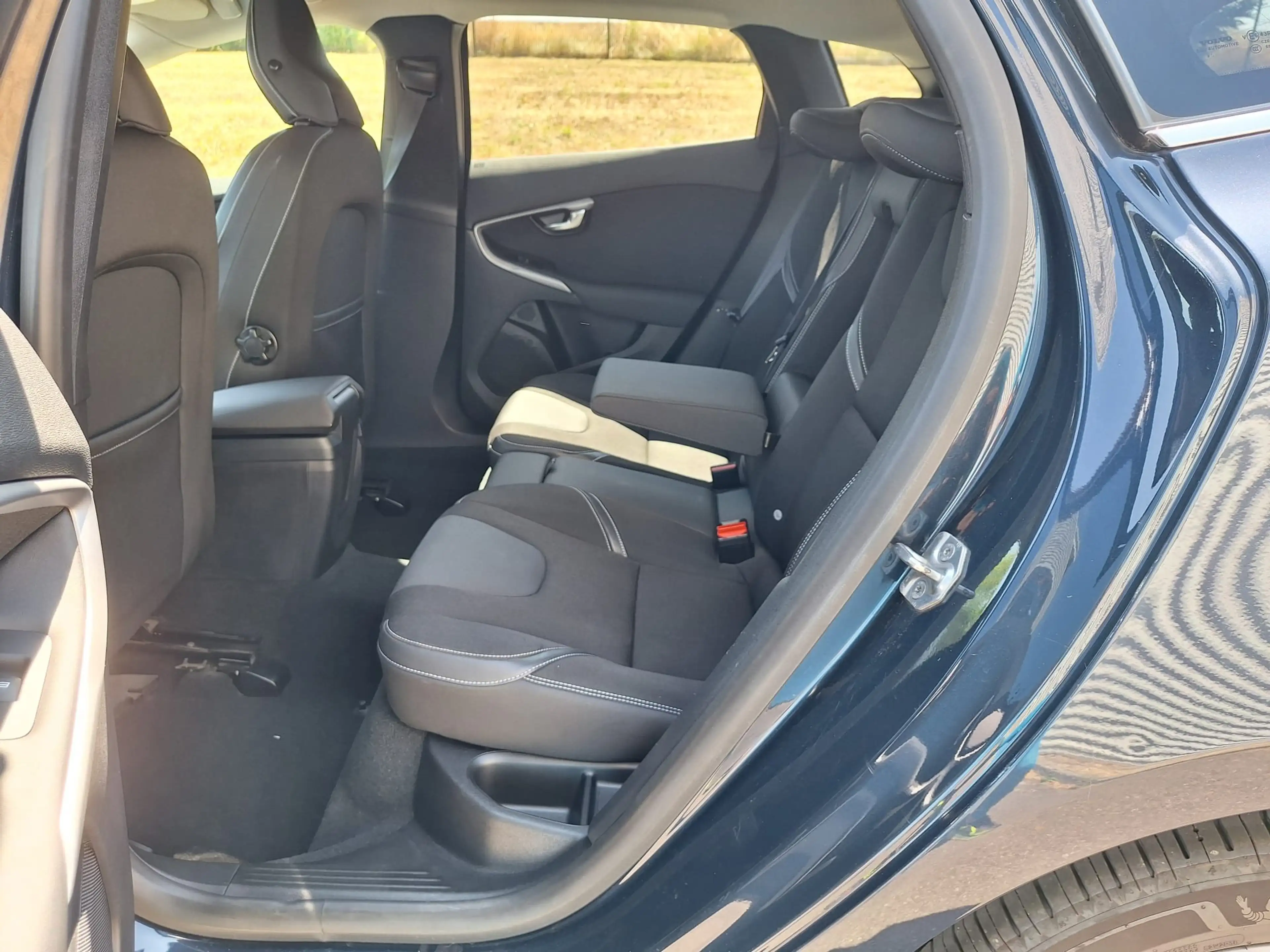 Volvo V40 V40 D2 Momentum — photo 10