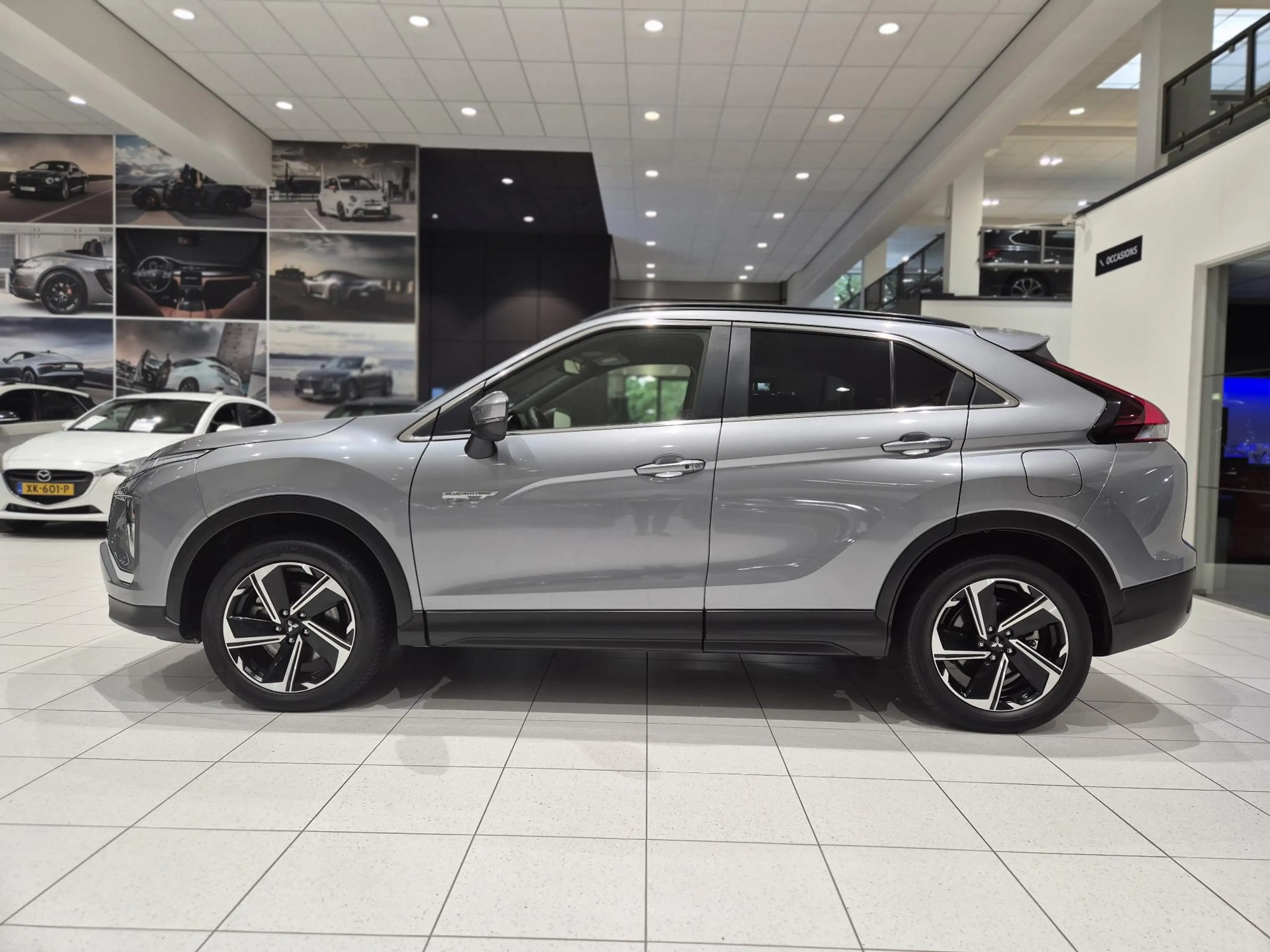 Mitsubishi Eclipse Cross 2.4 PHEV Intense+ | Navigatie | Camera | Stoelverw — photo 14