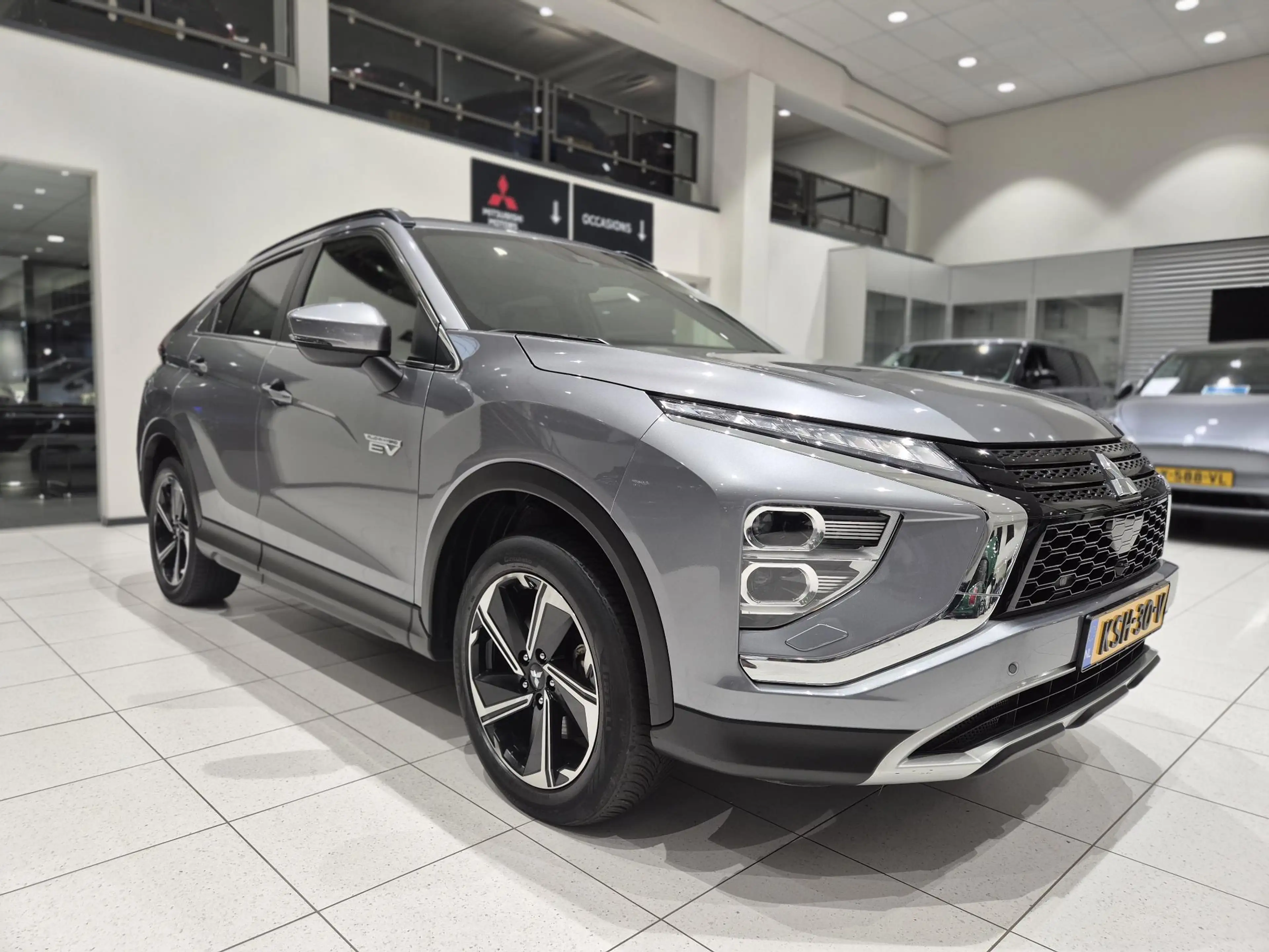 Mitsubishi Eclipse Cross 2.4 PHEV Intense+ | Navigatie | Camera | Stoelverw — photo 5