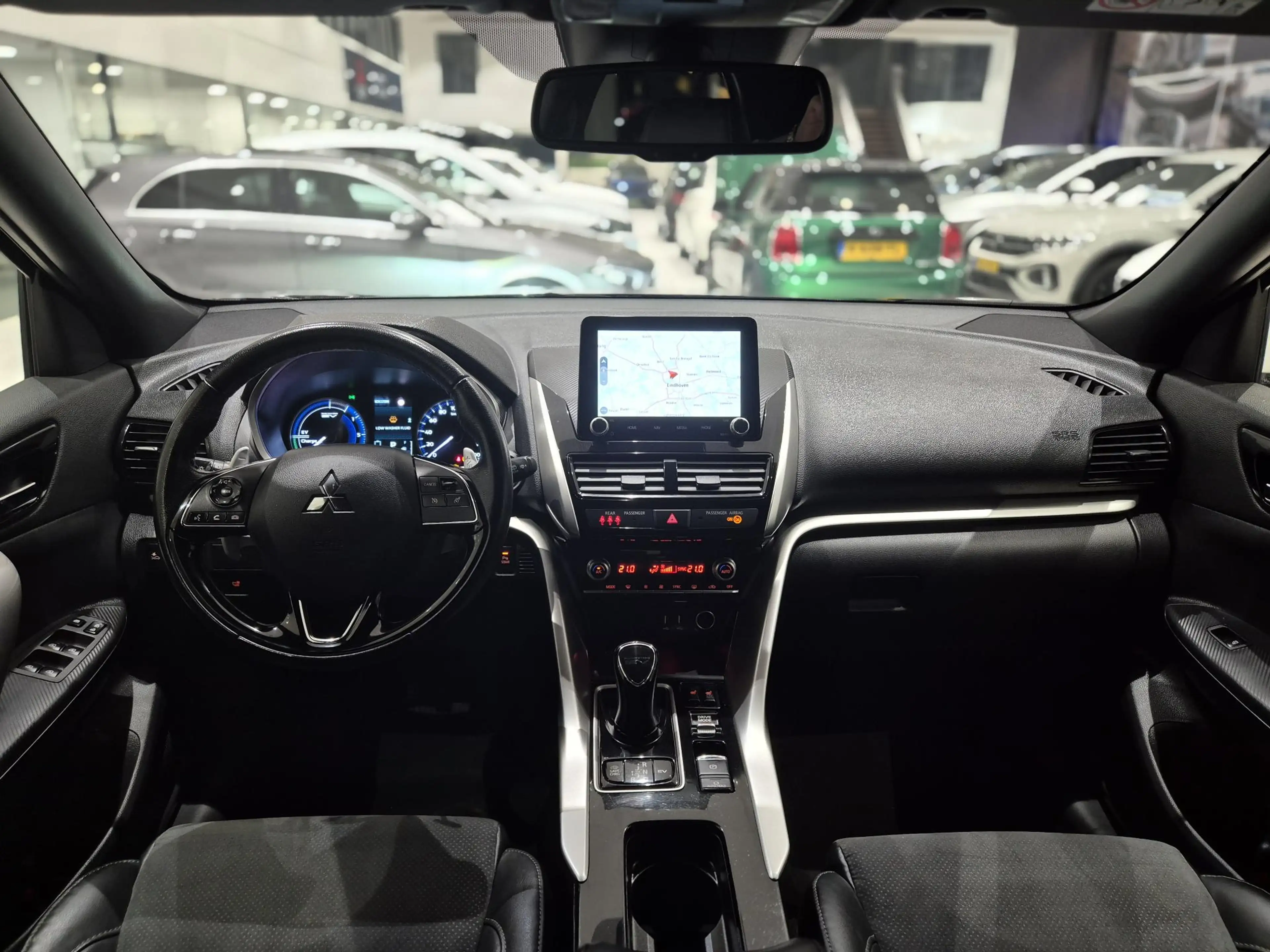 Mitsubishi Eclipse Cross 2.4 PHEV Intense+ | Navigatie | Camera | Stoelverw — photo 3