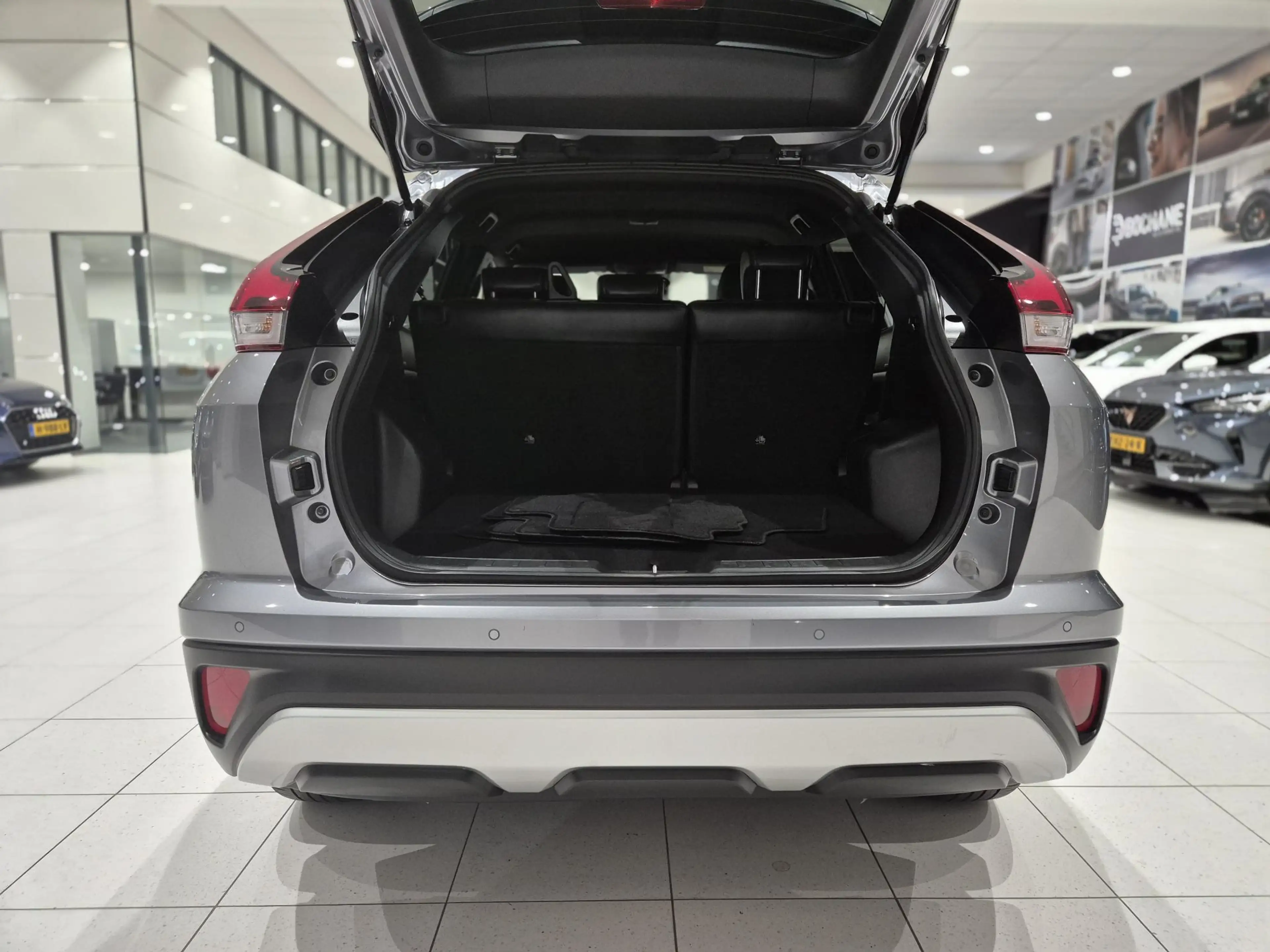 Mitsubishi Eclipse Cross 2.4 PHEV Intense+ | Navigatie | Camera | Stoelverw — photo 9