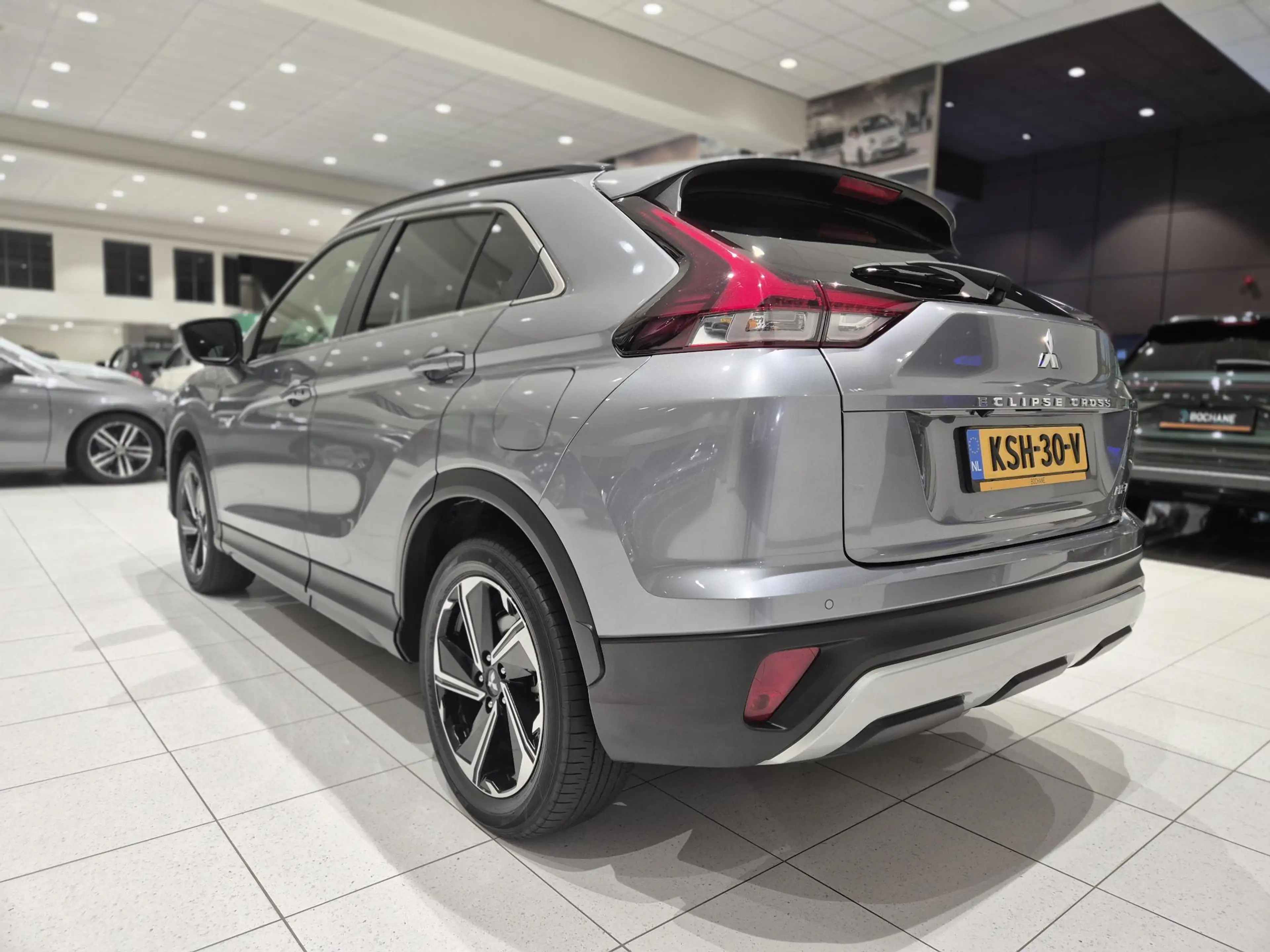 Mitsubishi Eclipse Cross 2.4 PHEV Intense+ | Navigatie | Camera | Stoelverw — photo 6