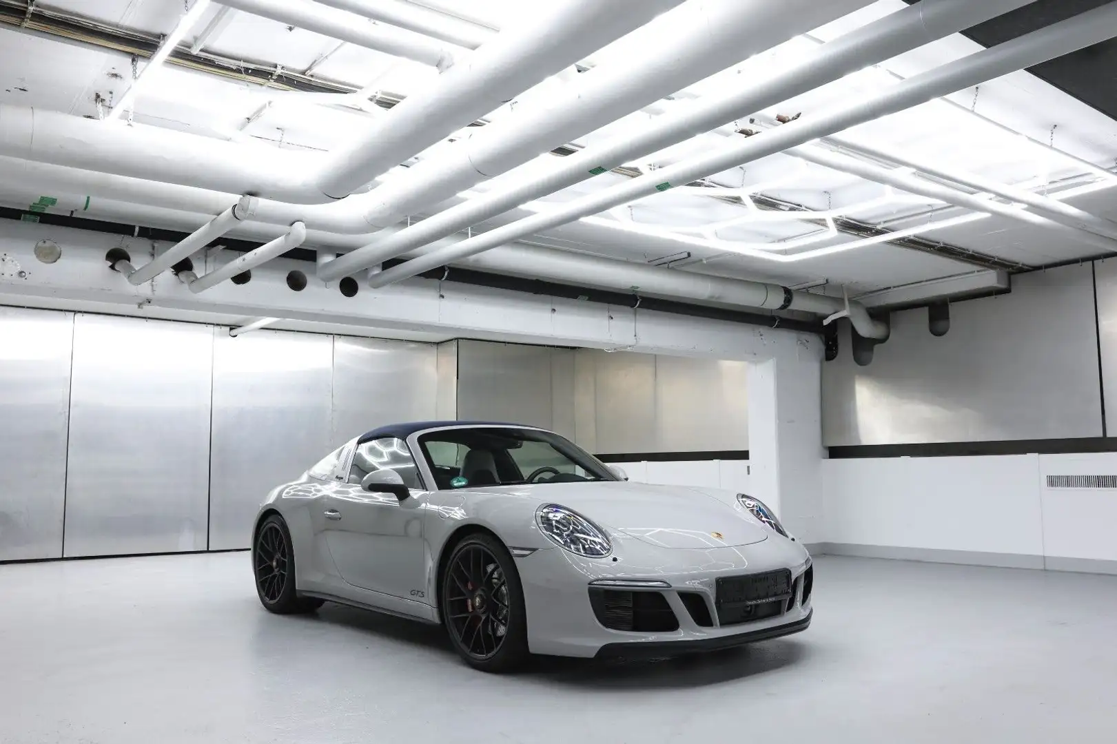 Porsche 991 Targa 4 GTS Kreide 18 Wege Gris - 1