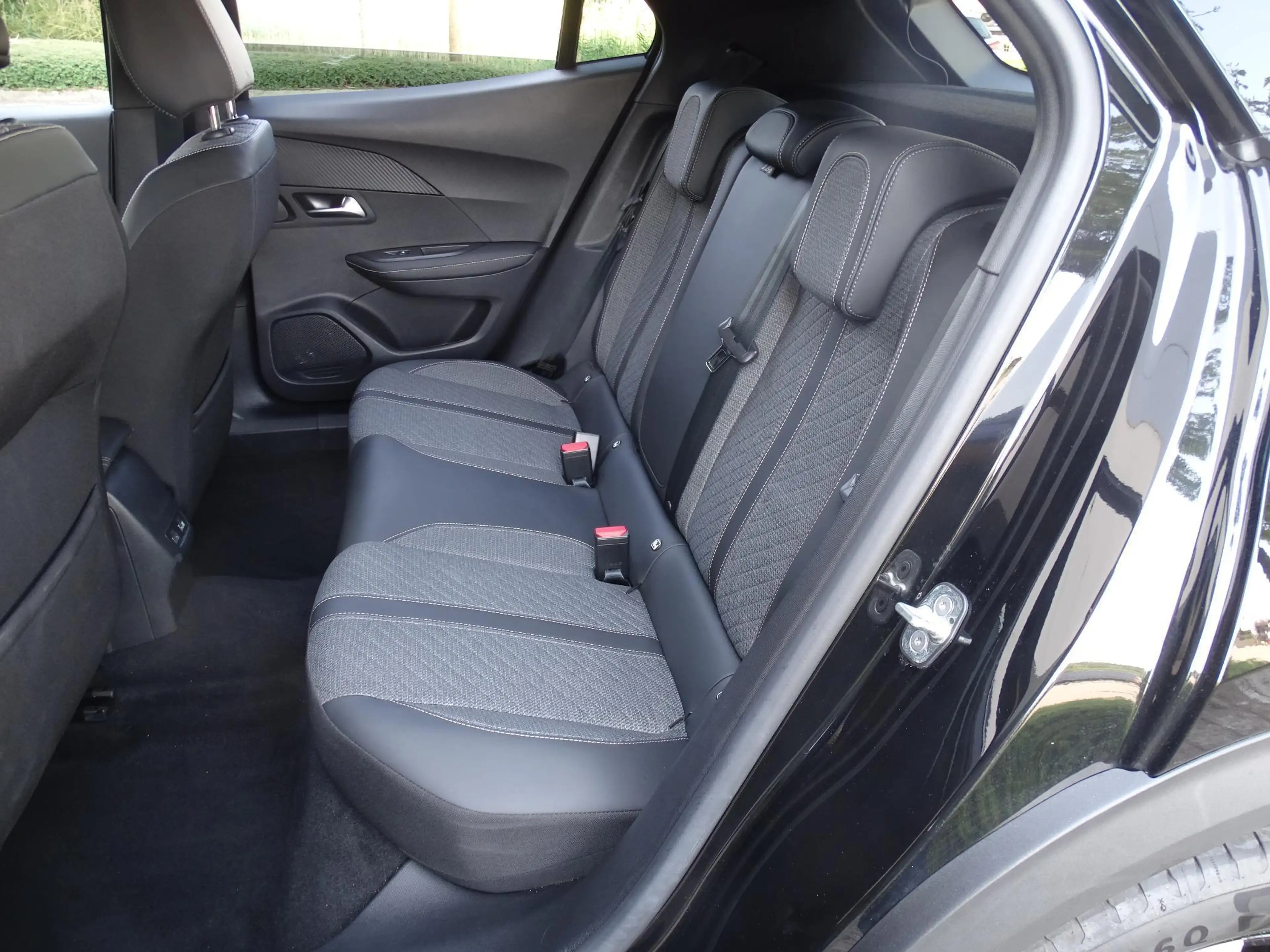 Peugeot e-2008 e-2008 Allure verwacht — photo 12