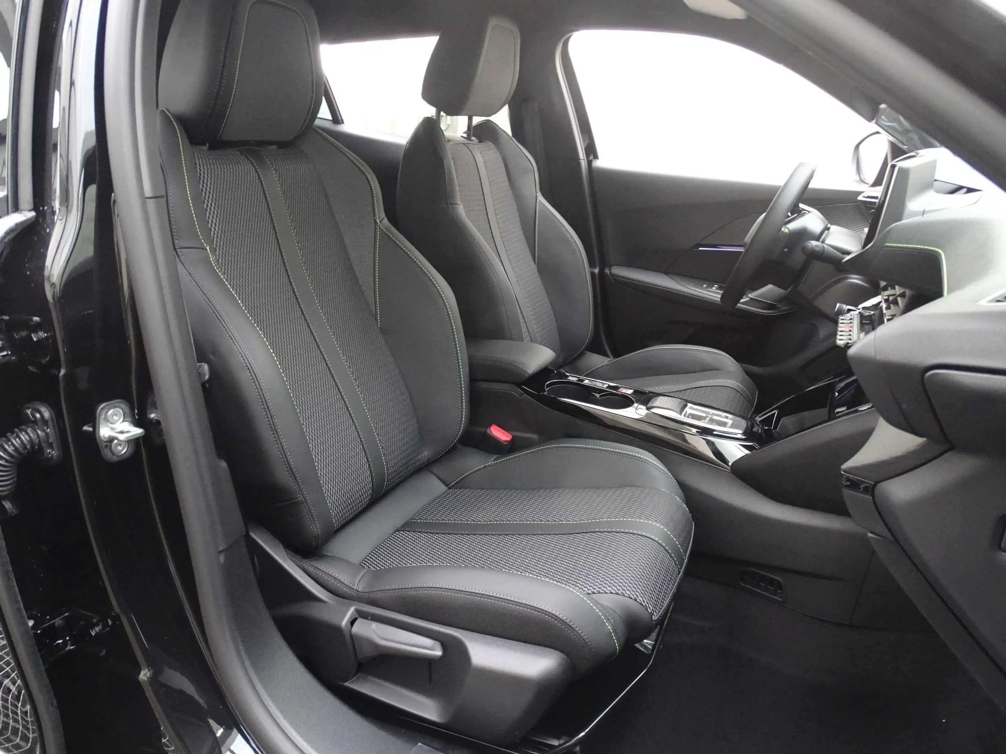 Peugeot e-2008 e-2008 Allure verwacht — photo 10