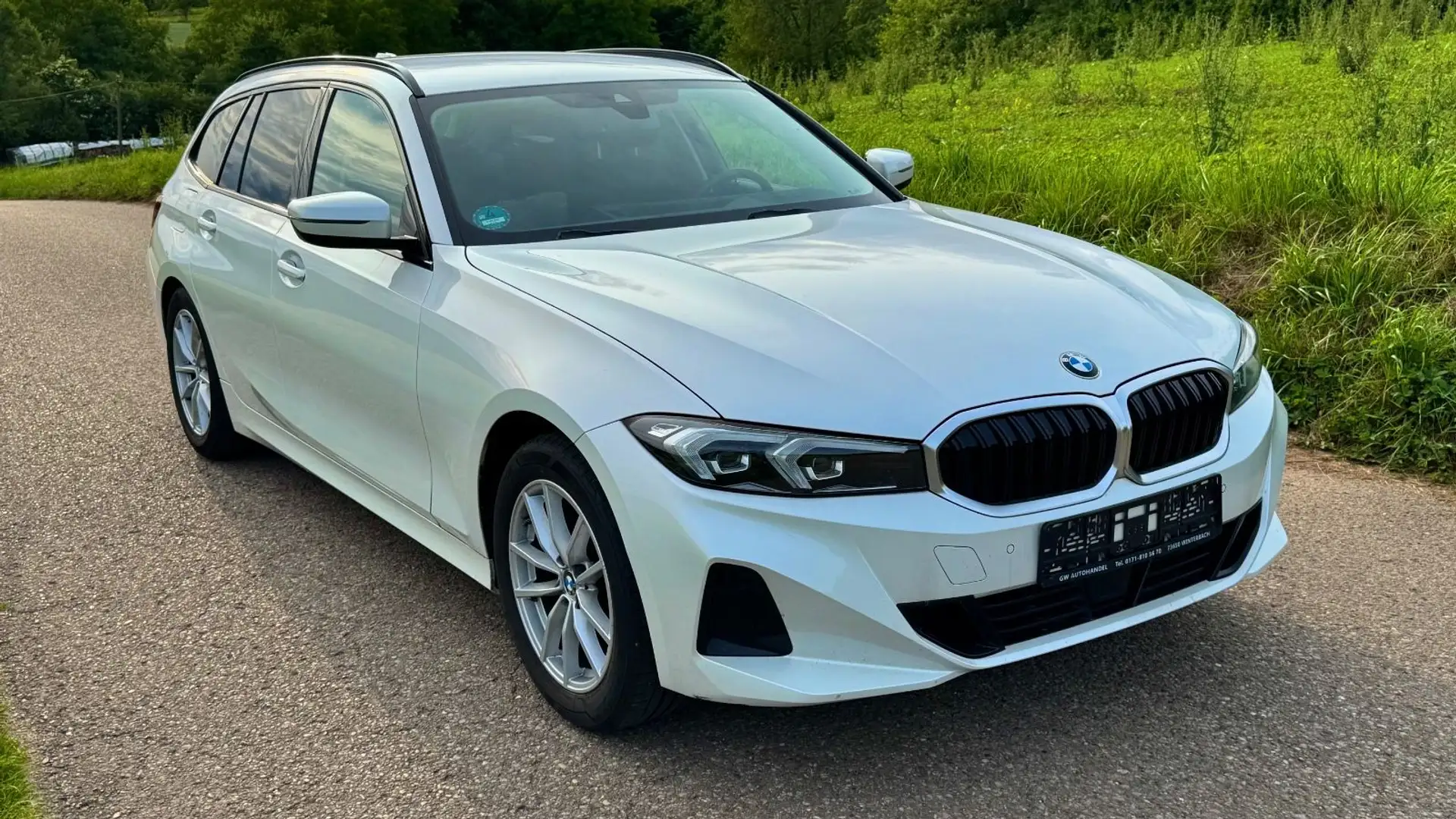 BMW 318 Touring 318 iA AHK HUD LED E-Sitze NP 54.600 Weiß - 2