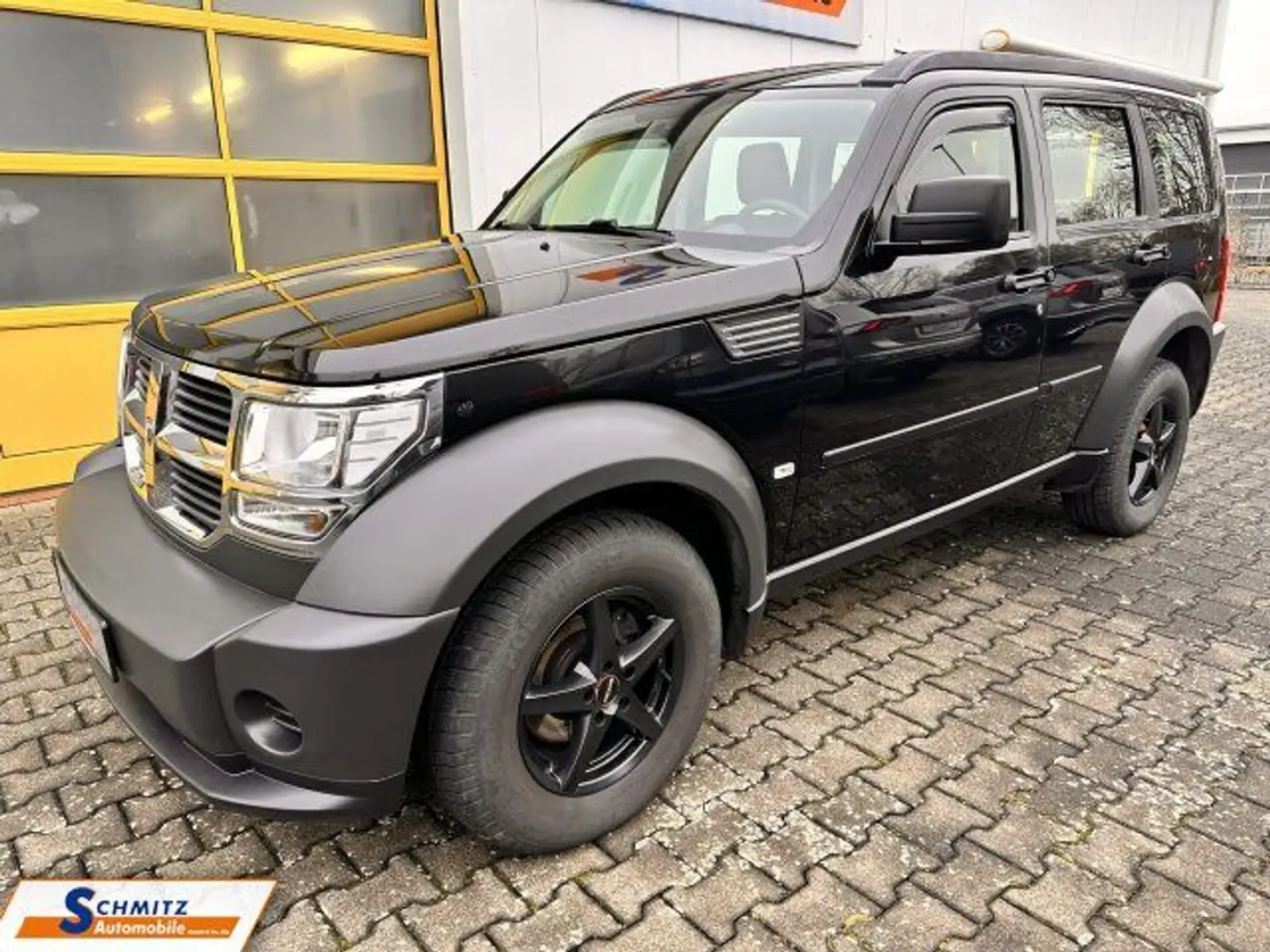 Dodge Nitro 2.8 CRD 4x4 SE Klima/AHK/98.600KM/2.Hand Schwarz - 2