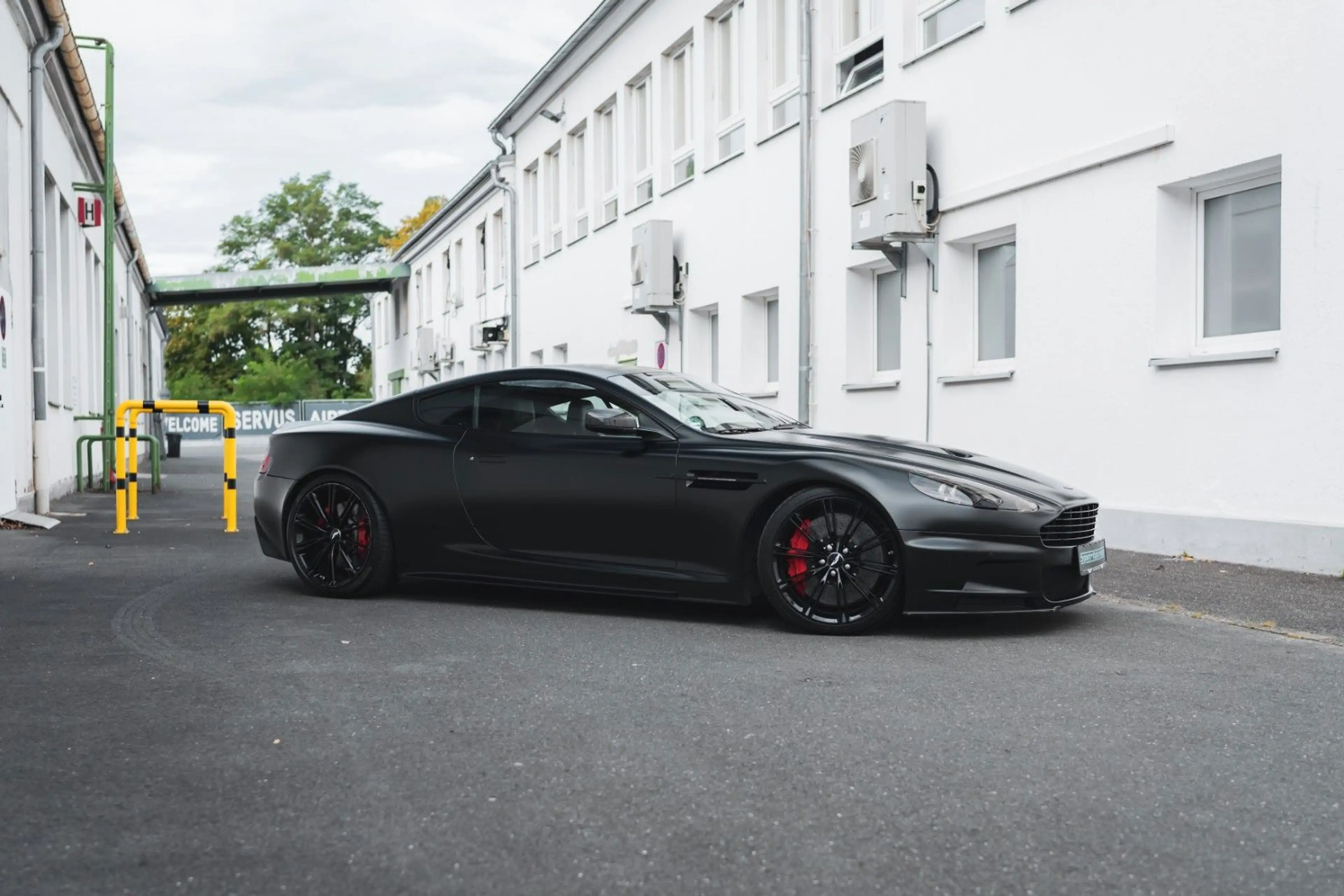 Aston Martin DBS 6.0 Touchtronic *Carbon / Unikat* — photo 3