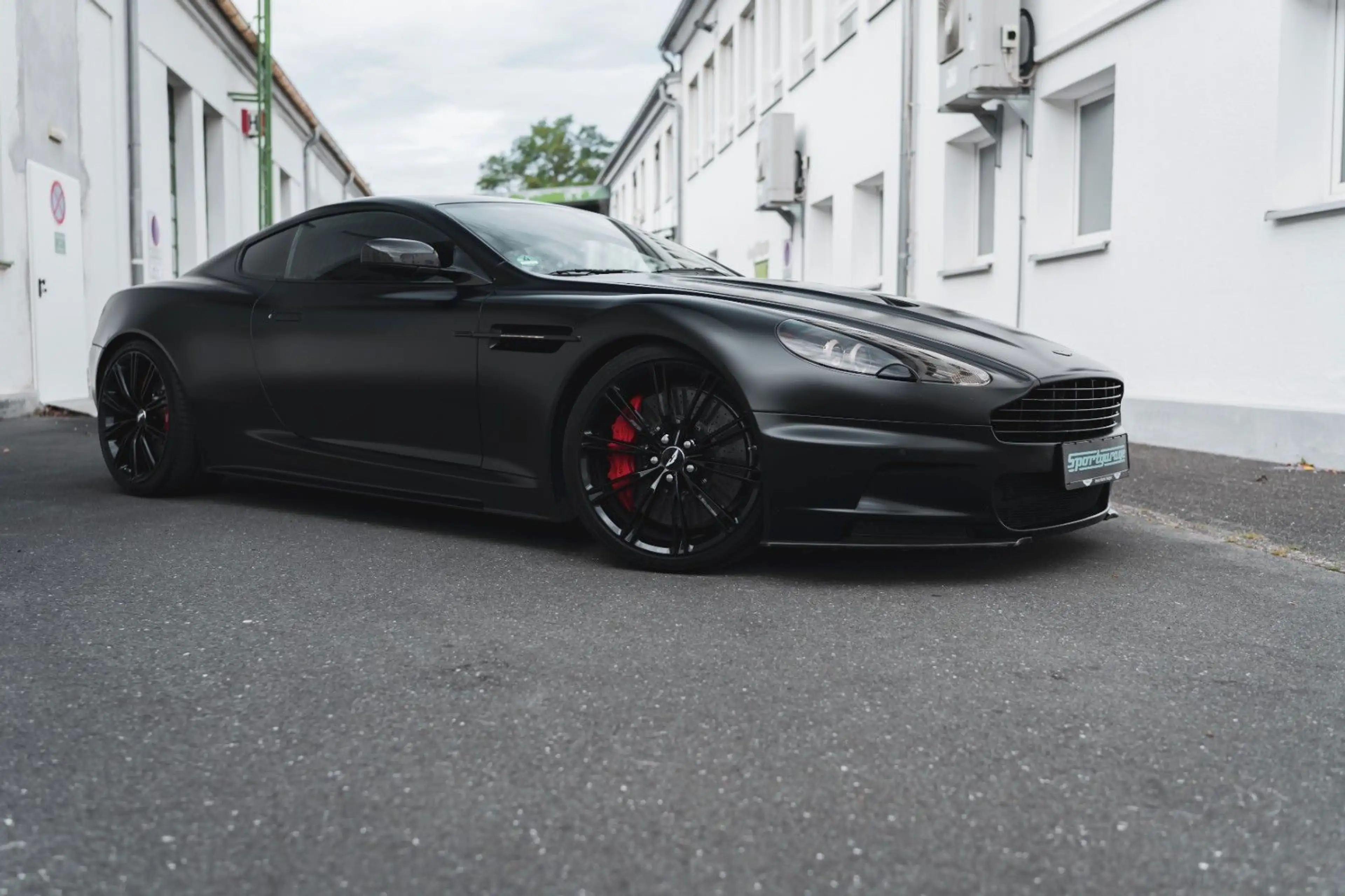 Aston Martin DBS 6.0 Touchtronic *Carbon / Unikat* — photo 4