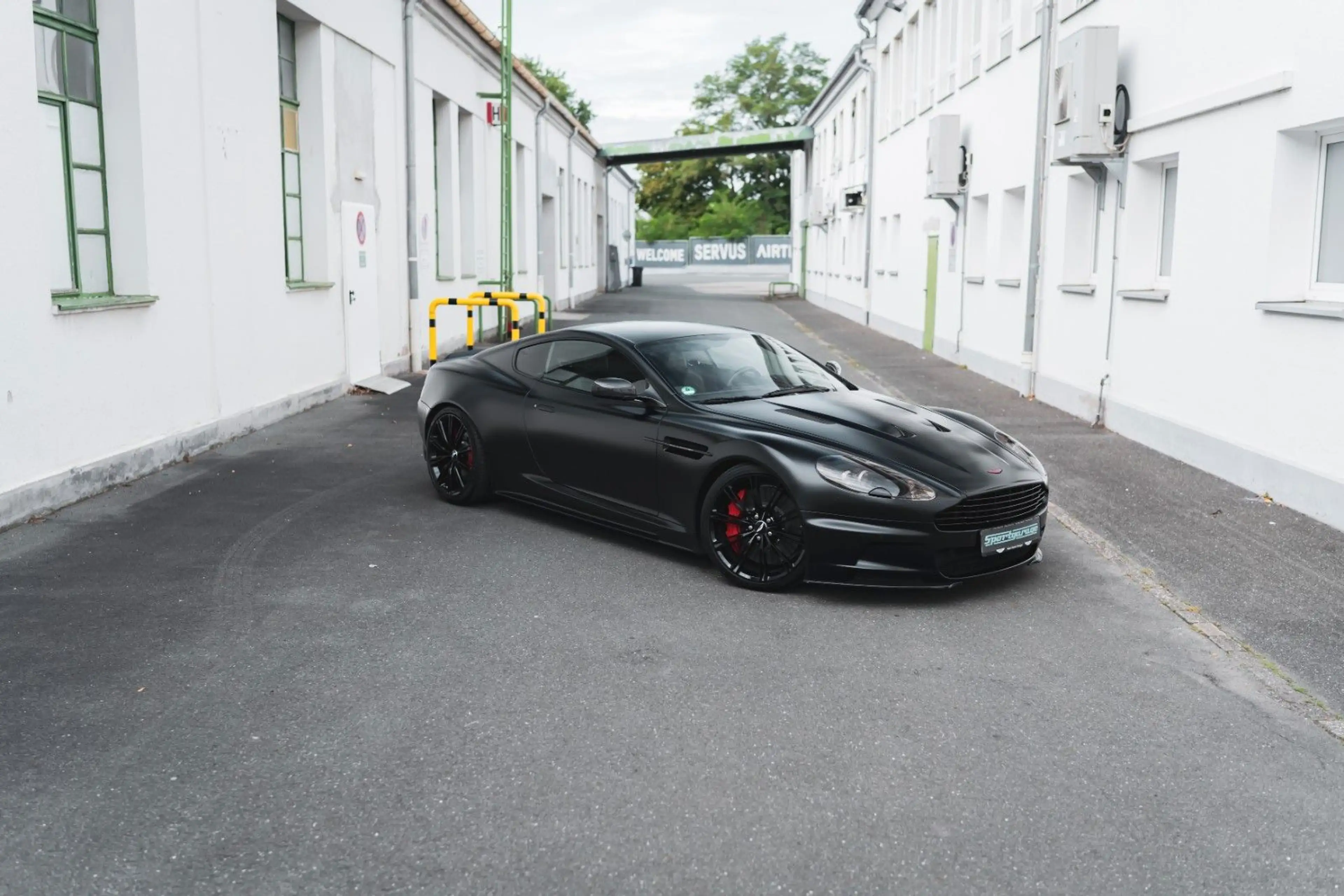 Aston Martin DBS 6.0 Touchtronic *Carbon / Unikat* — photo 2