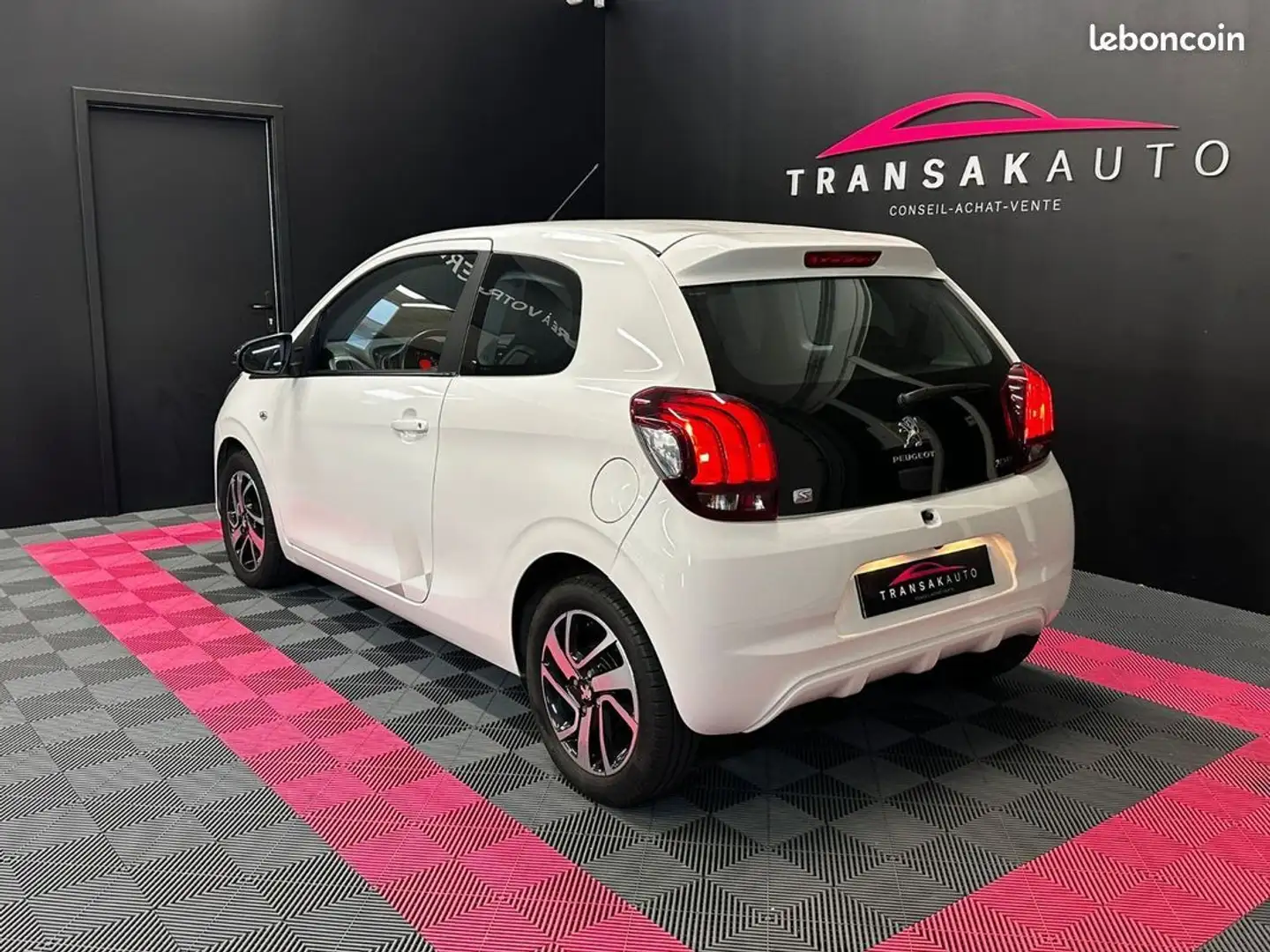 Peugeot 108 1.2 PureTech 82ch BVM5 Féline PREMIERE MAIN ORIGINE FRANCE SUIVI COMPLET Blanc - 2