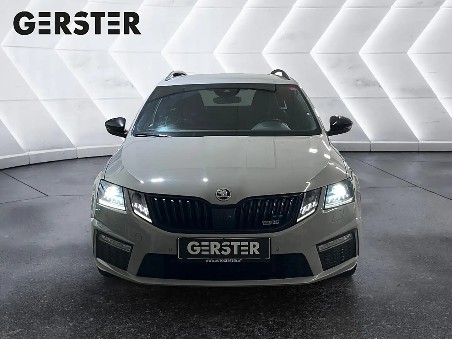 Skoda Octavia Combi RS 2,0 TDI 4x4 DSG Grau - 2