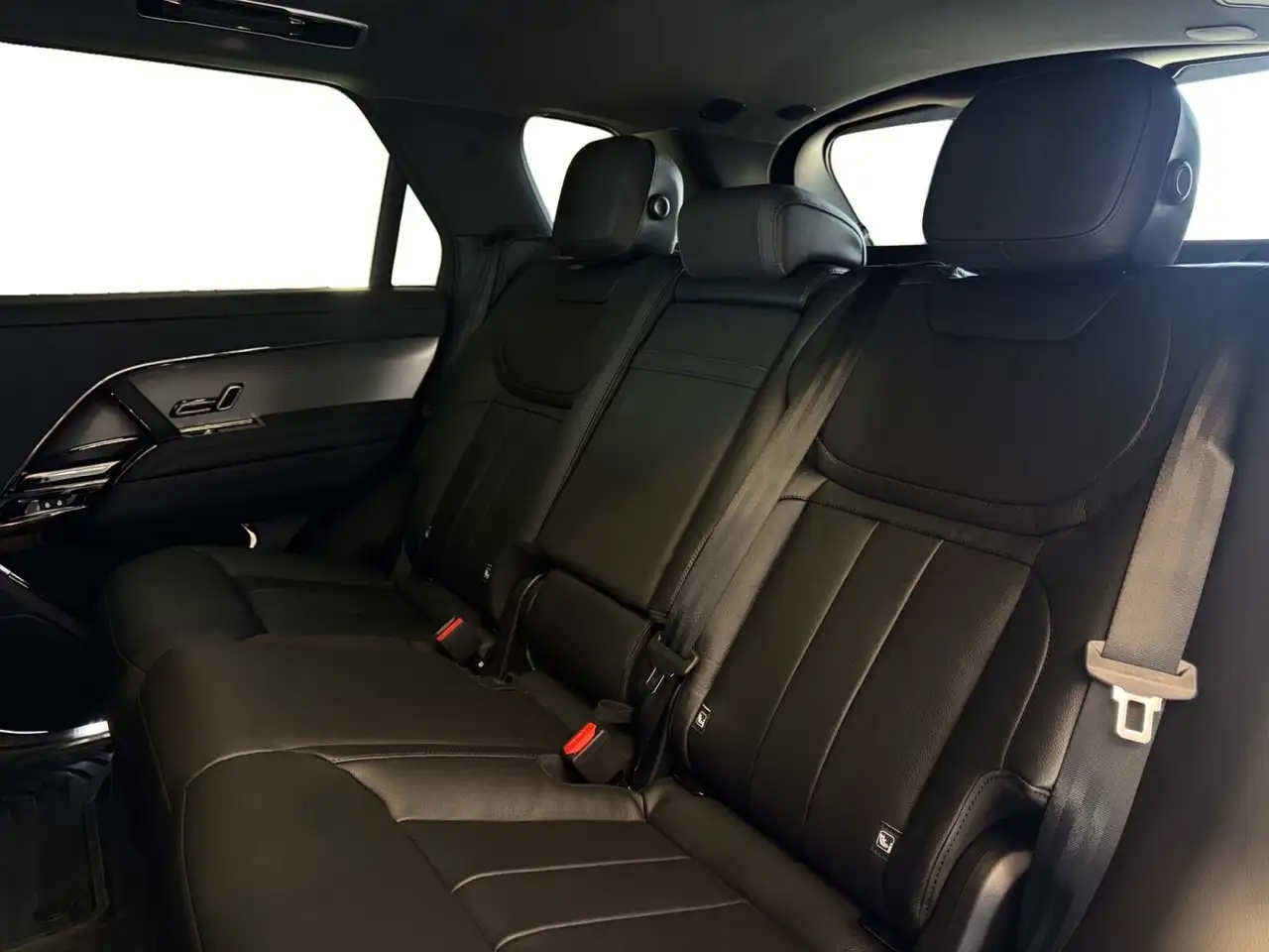 Land Rover Range Rover Sport снимка Land Rover Range Rover Sport