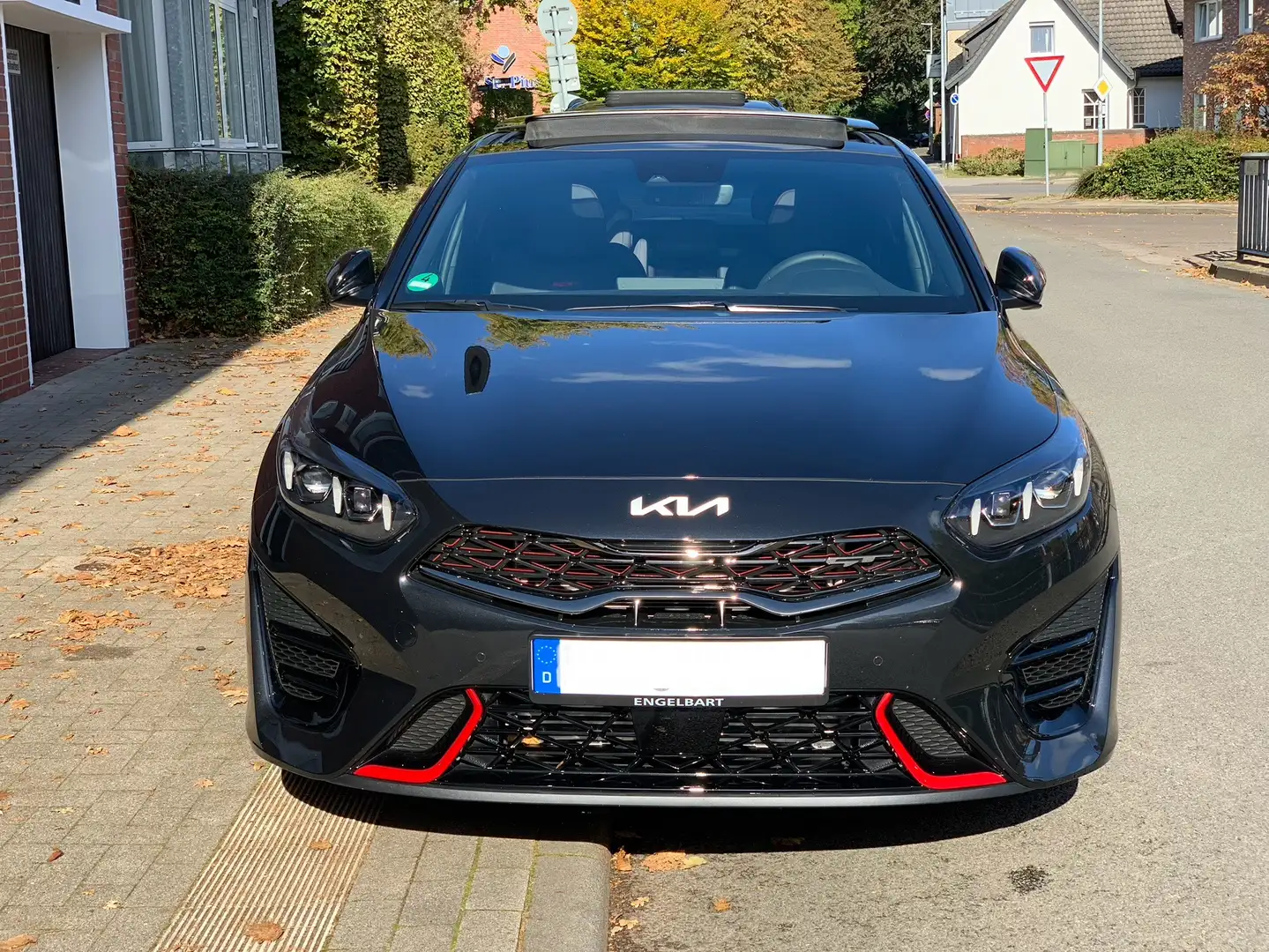 Kia ProCeed / pro_cee'd 1.6 T-GDI DCT7 OPF GT 8-fach Bereifung gepflegt Negro - 1