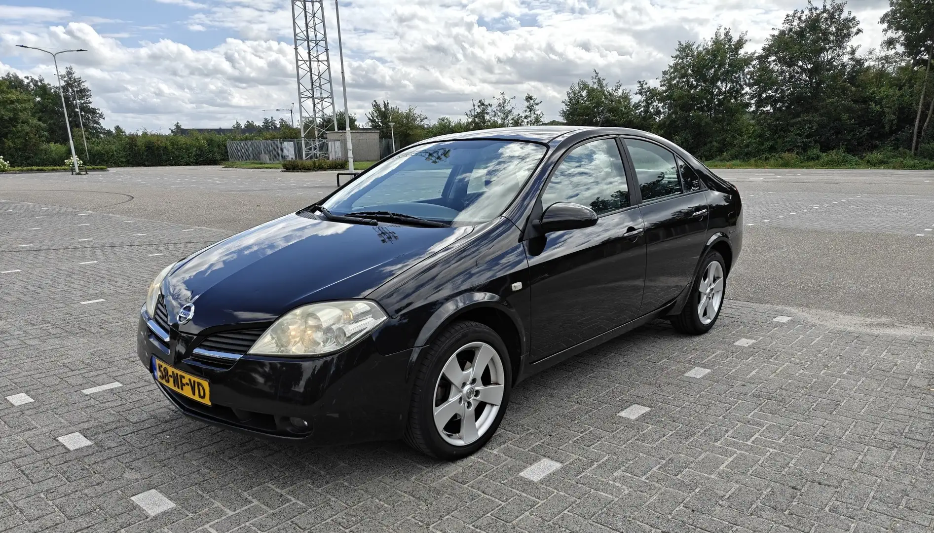 Nissan Primera 2.0 Visia Zwart - 1