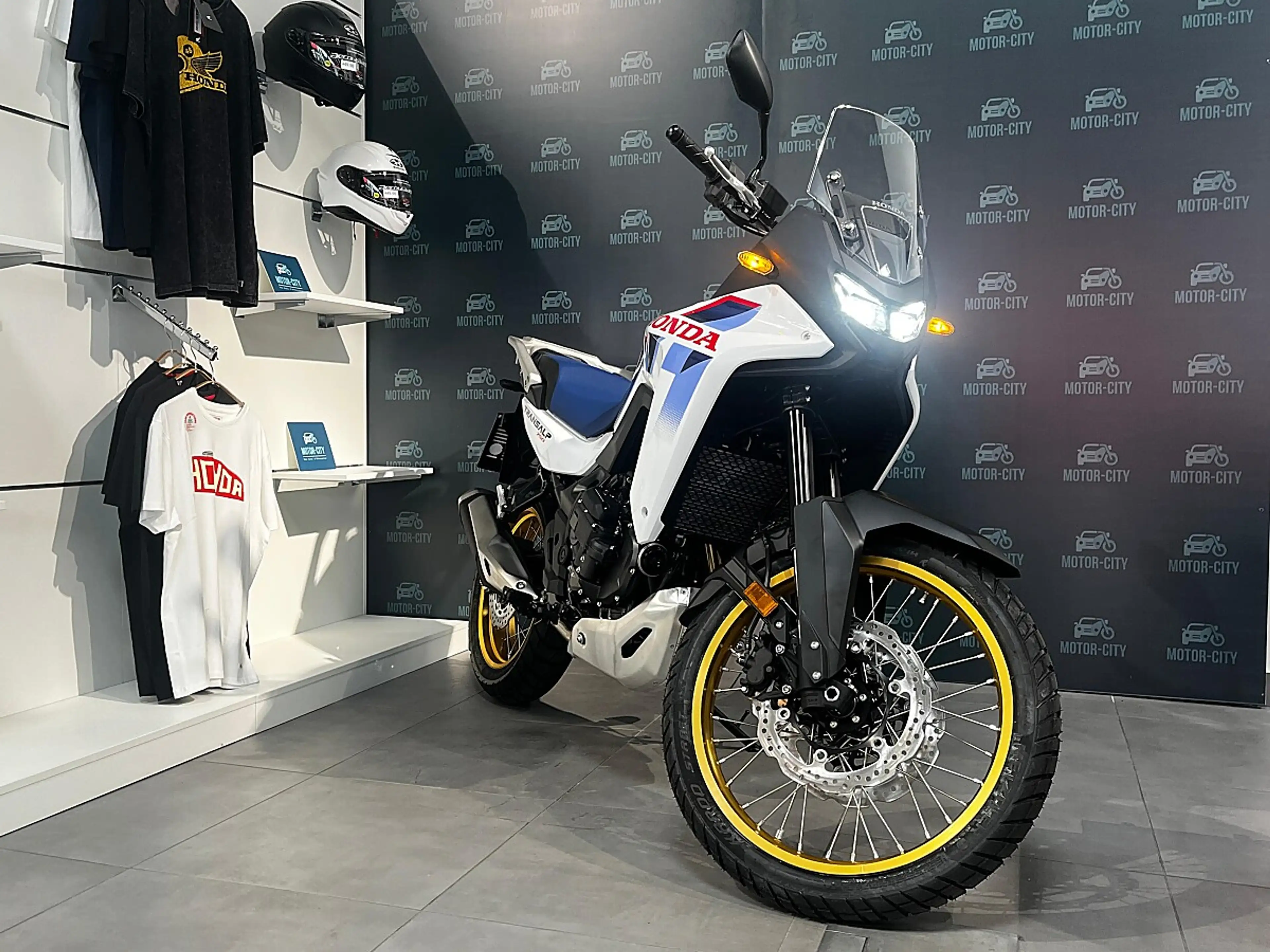 Honda Transalp Transalp E-Clutch — photo 5