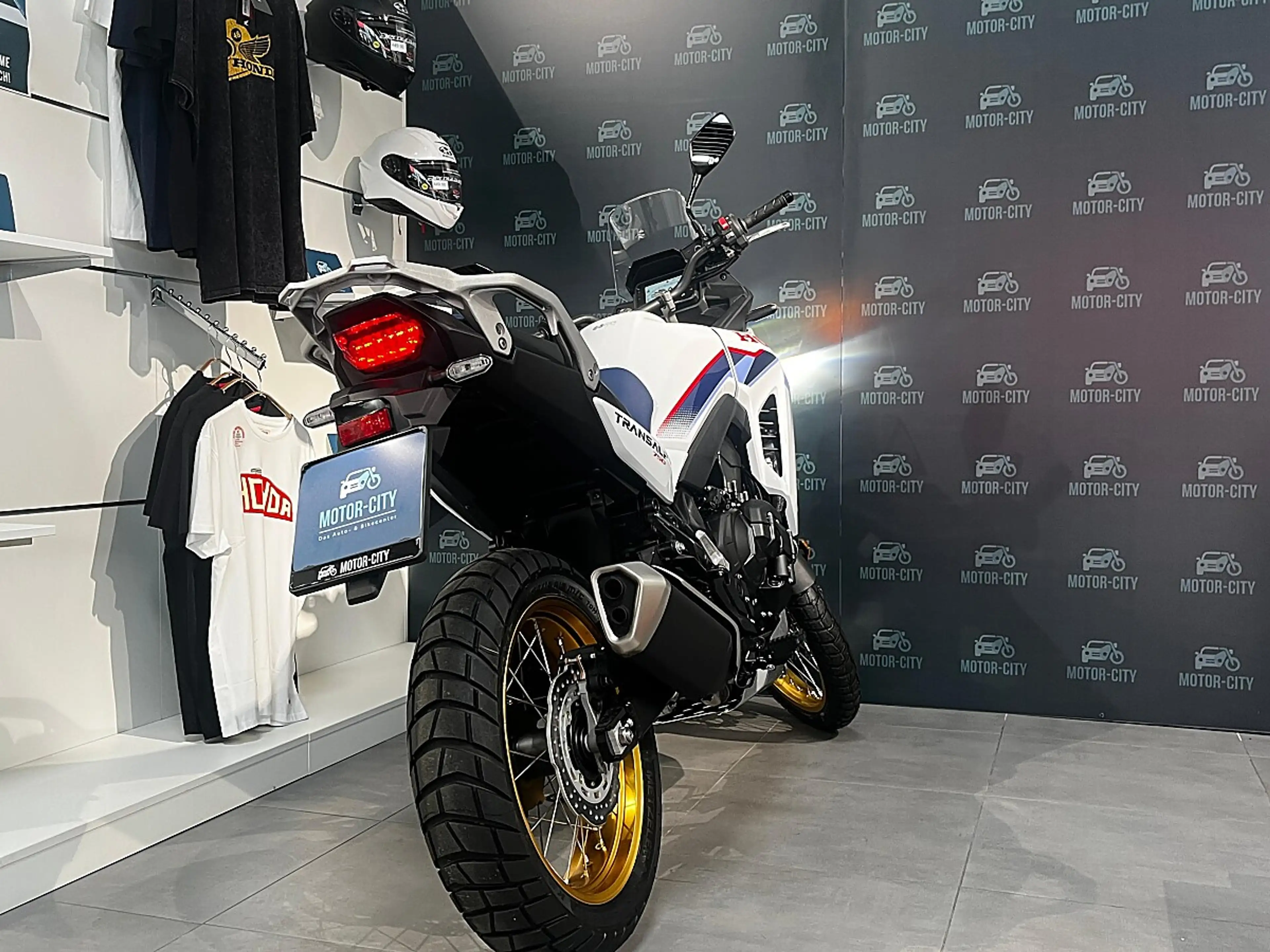 Honda Transalp Transalp E-Clutch — photo 10