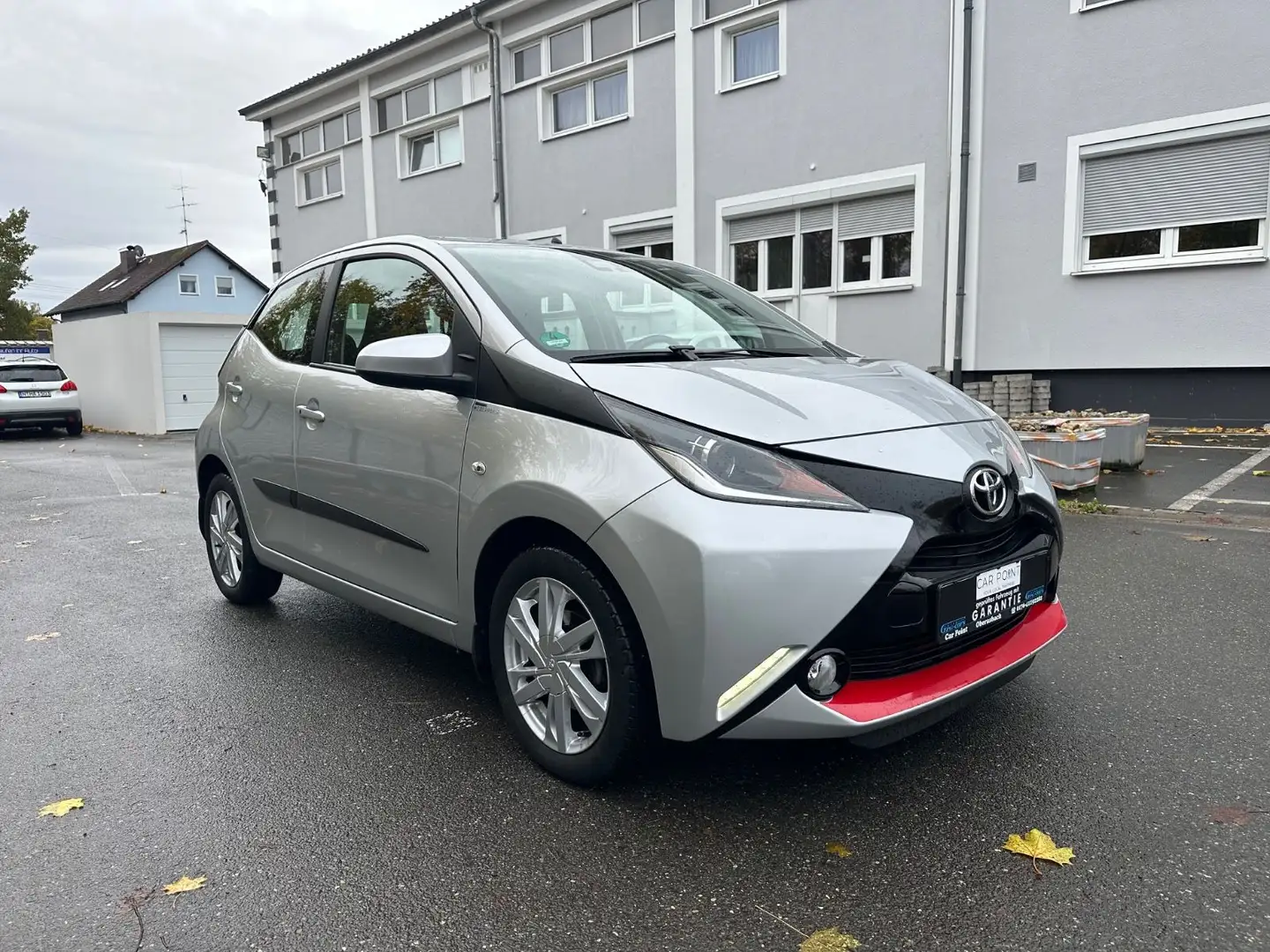 Toyota Aygo AYGO x-play touch Silber - 2