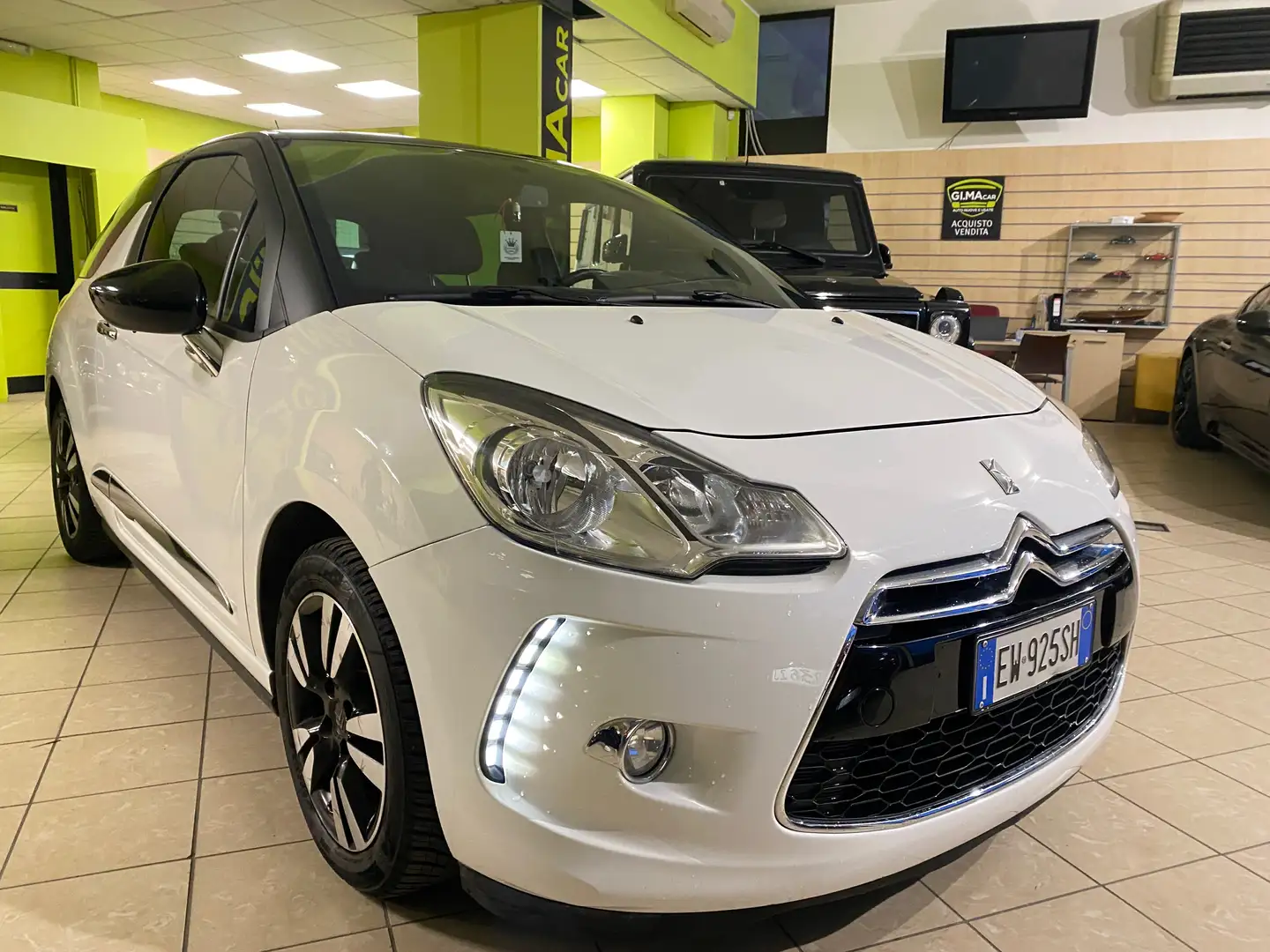 Citroen DS3 DS3 1.2 puretech (vti) So Chic 82cv *UNICO PROPRIE Fehér - 2