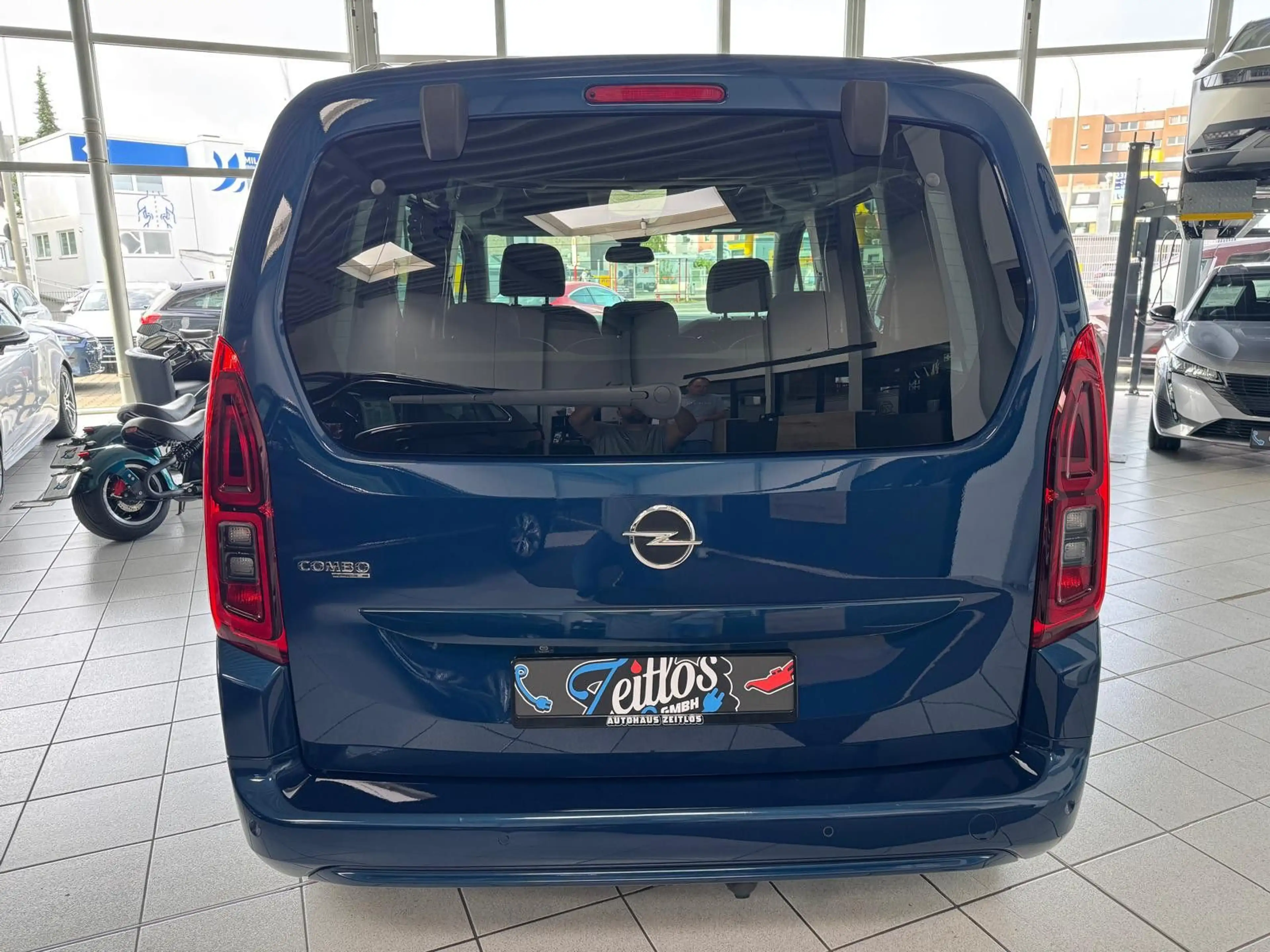 Opel Combo Life E Innovation *HuD*AHK*Navi*Pano*SHZ* — photo 9