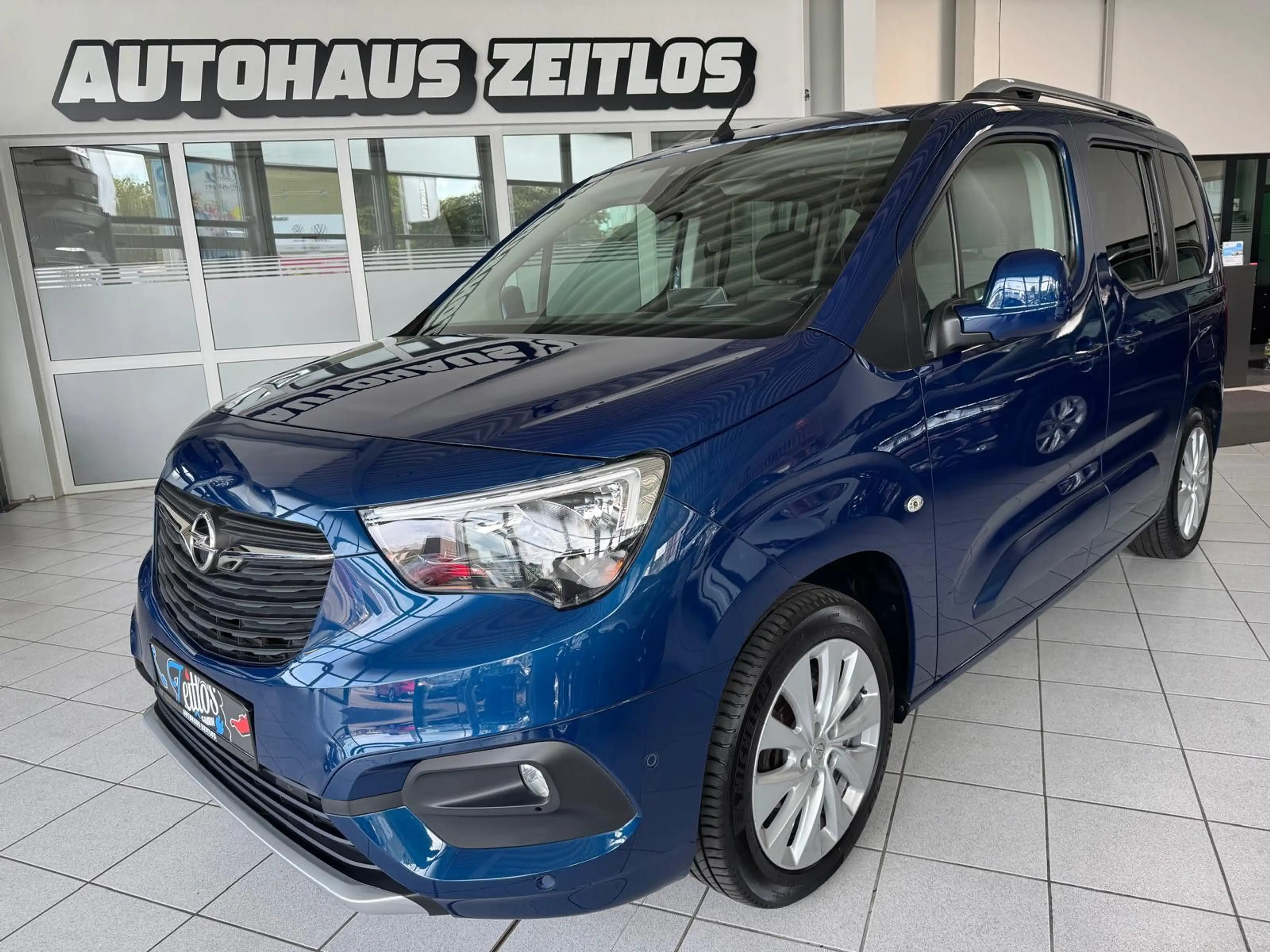 Opel Combo Life E Innovation *HuD*AHK*Navi*Pano*SHZ*