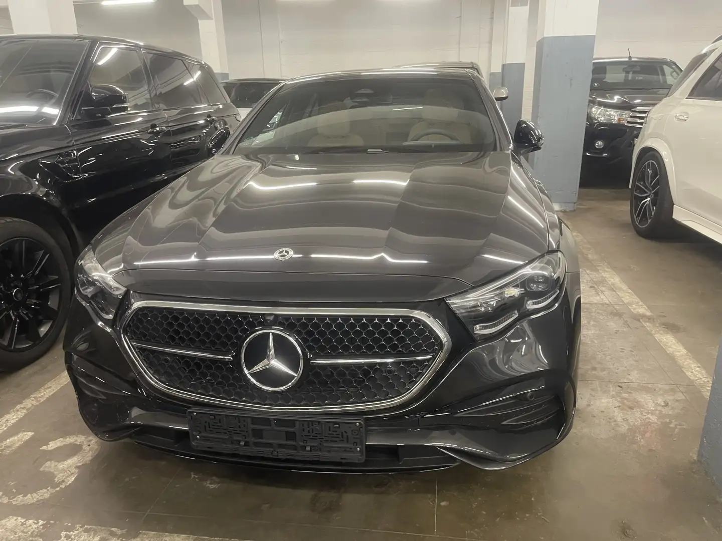 Mercedes-Benz E 200 4-Matic Exclusive Line neuf Gris - 2