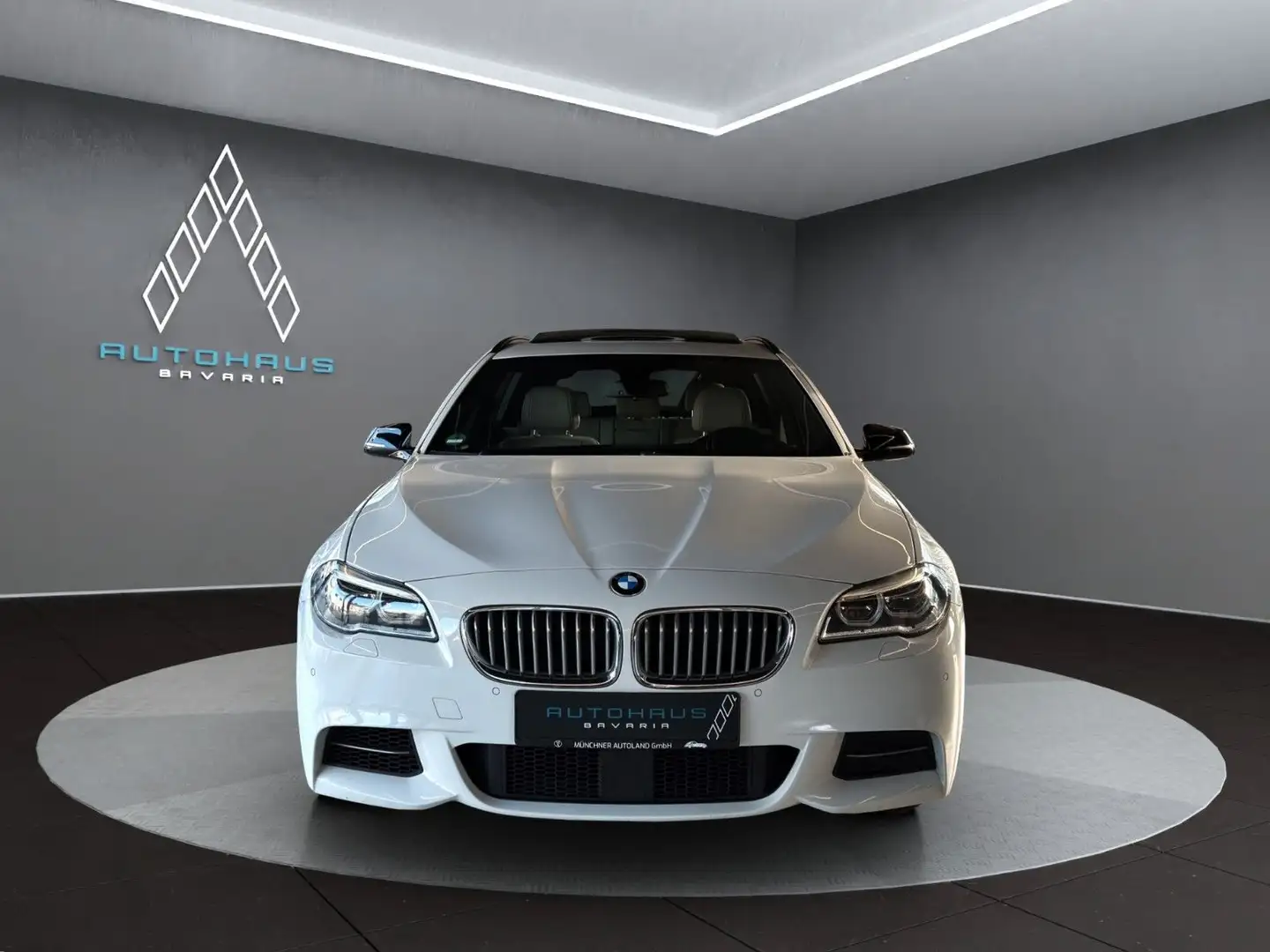 BMW 550 d xDrive *PANO*KAMERA*M-SPORT*AHK*HUD* Weiß - 2