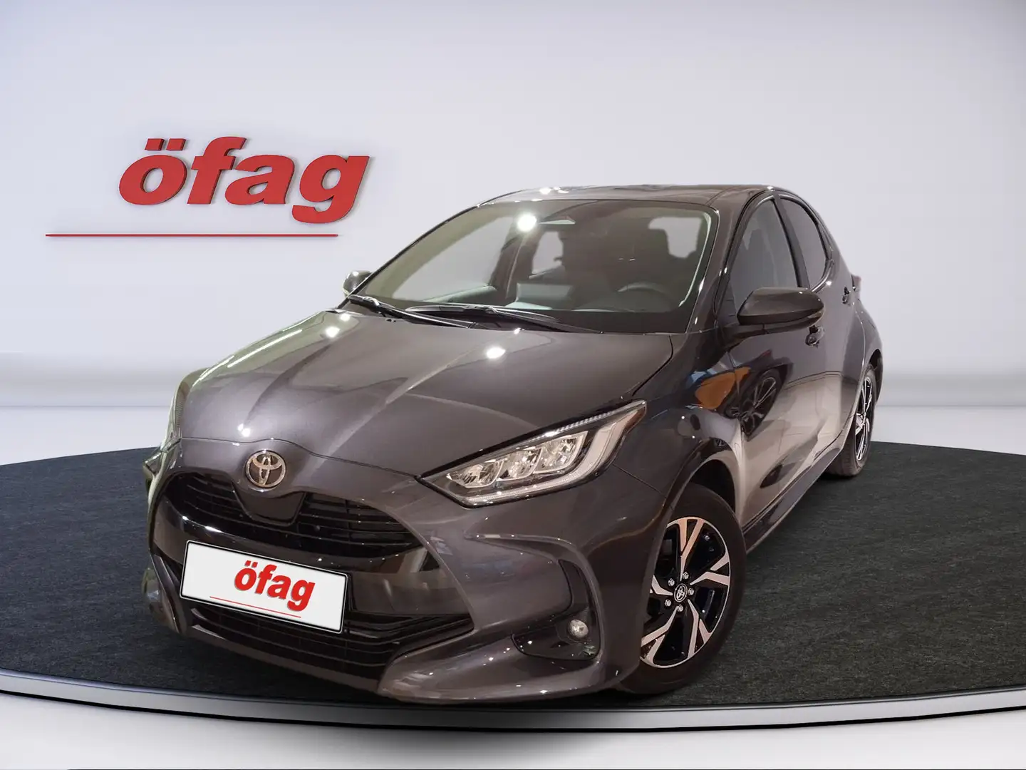 Toyota Yaris 1.5 VVT-i Hybrid Active Drive Safety Paket Grijs - 2