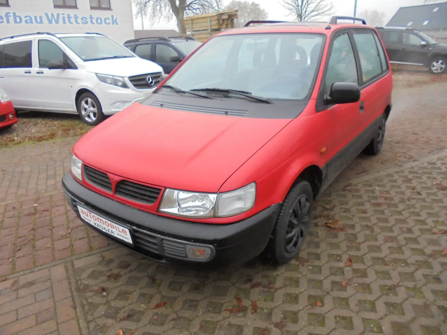 Mitsubishi Space Runner 1.8 GLi Червоний - 1