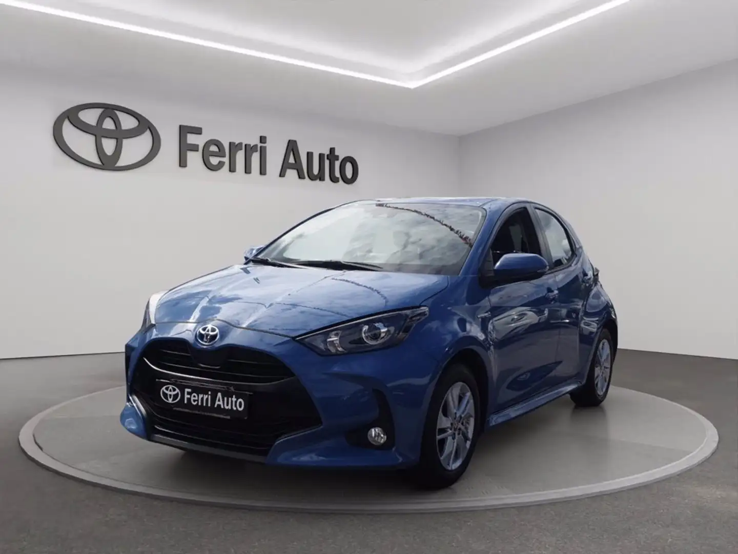Toyota Yaris 1.5h active Modrá - 1
