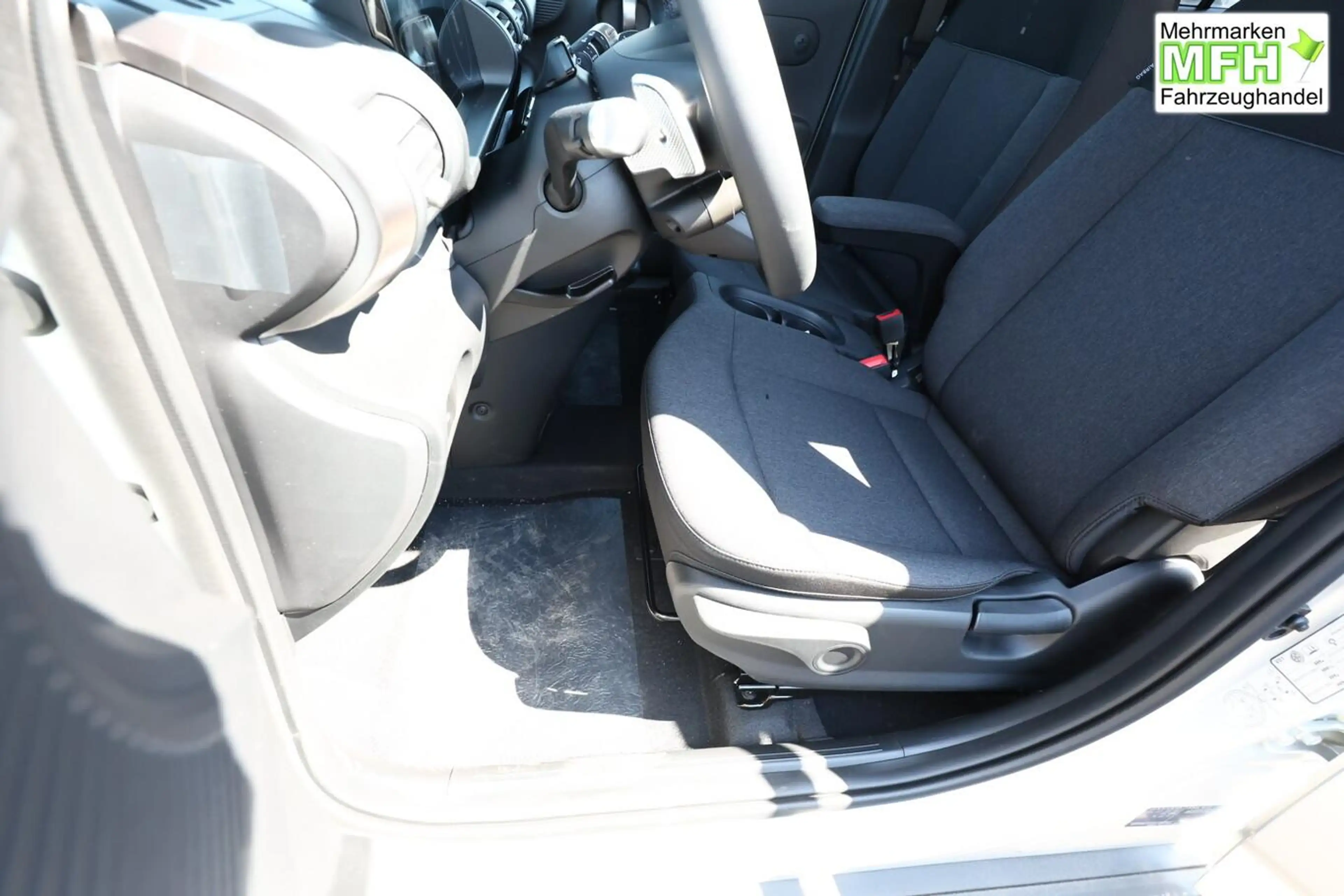 Hyundai Inster 42 kWh FÖRDERF. Navi 2xPDC 15Z PrivG ACC 71 kW ... — photo 12