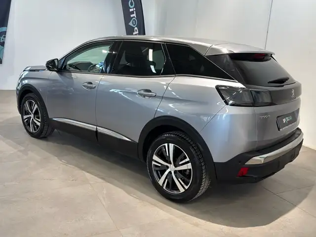 Peugeot 3008 view 6