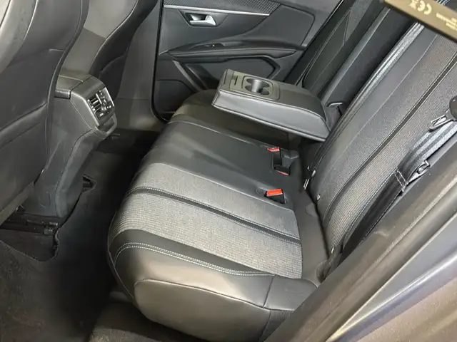Peugeot 3008 view 11