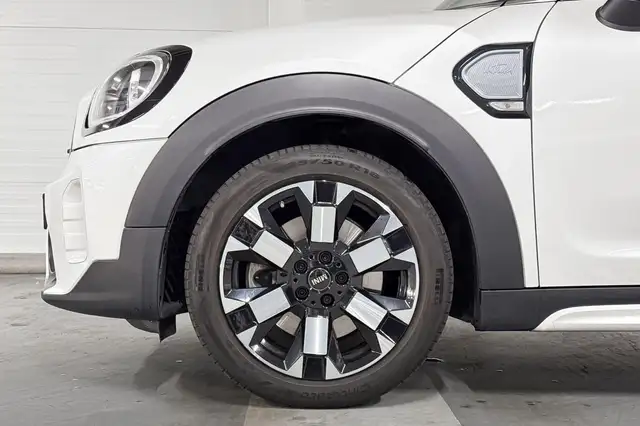 MINI Countryman view 4