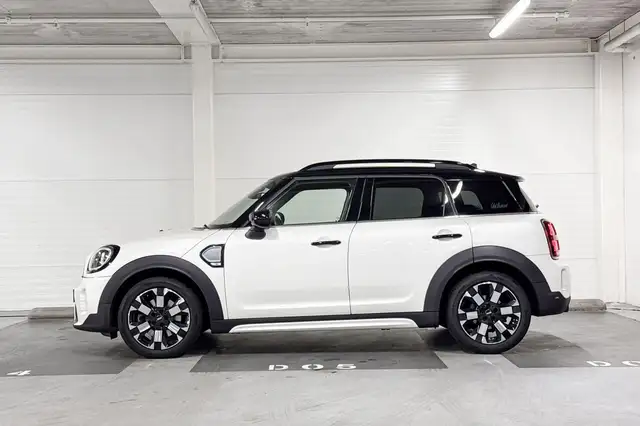 MINI Countryman view 2