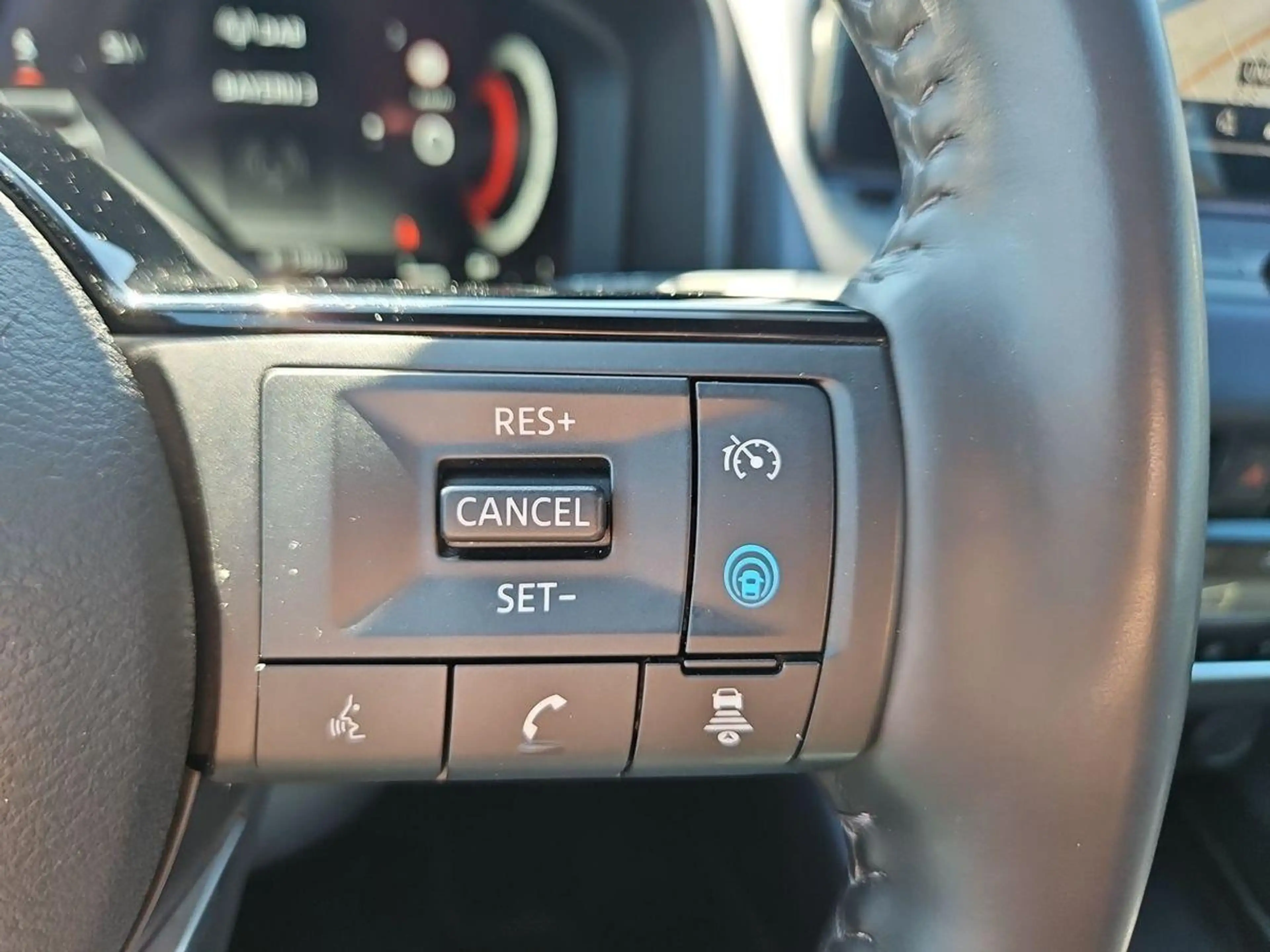Nissan Qashqai Tekna 1.3 DIG-T/LED/PGD/AHK/NAVI/HUD — photo 22