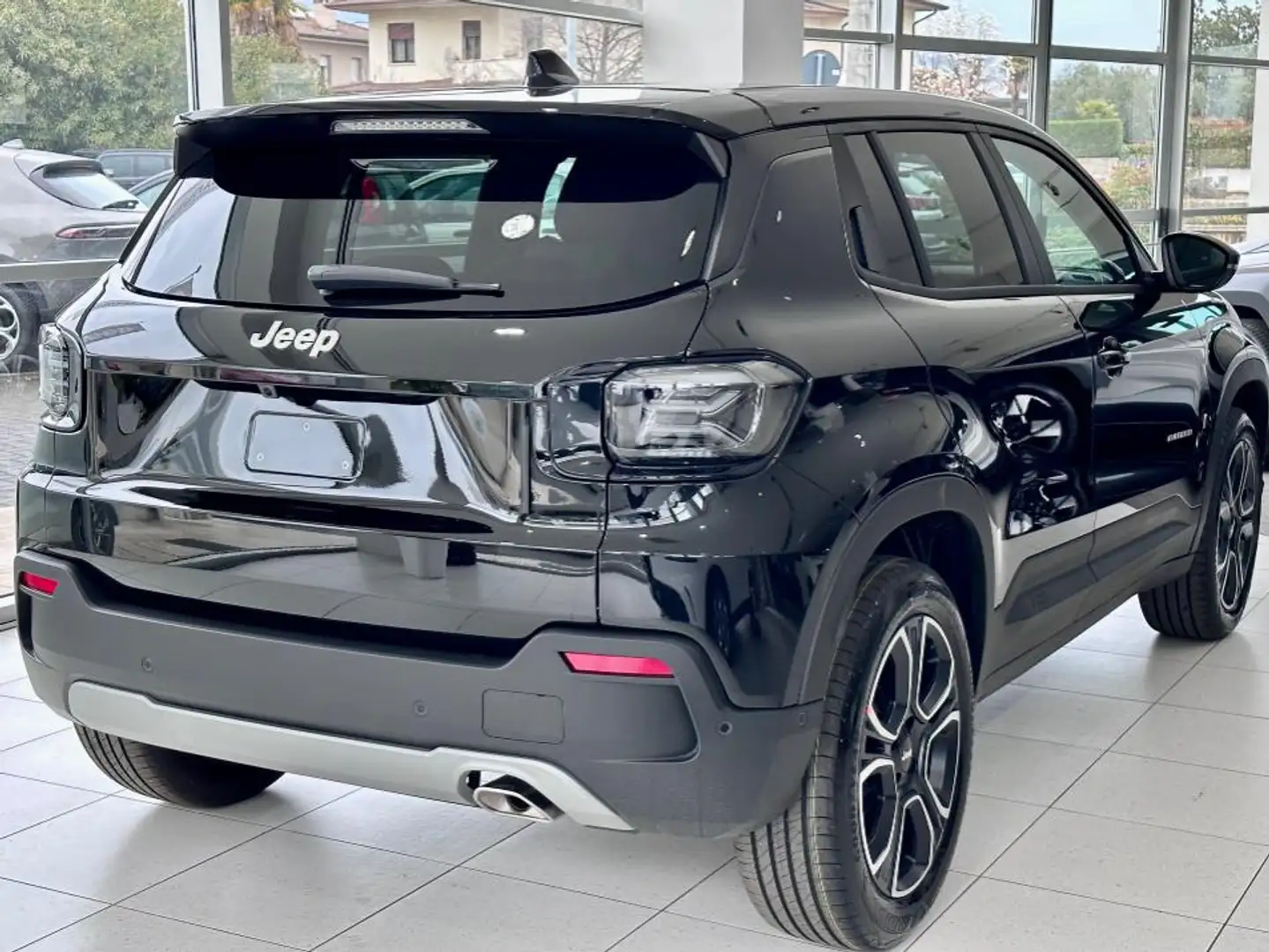 Jeep Avenger 1.2 turbo Summit fwd 100cv Zwart - 2