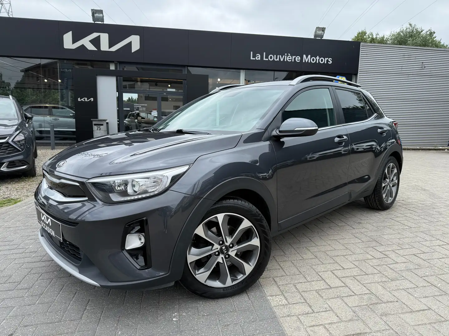 Kia Stonic Stonic 1.6 CRDi Sense ISG*FULL*FULL**GARANTIE 2027 Grijs - 1