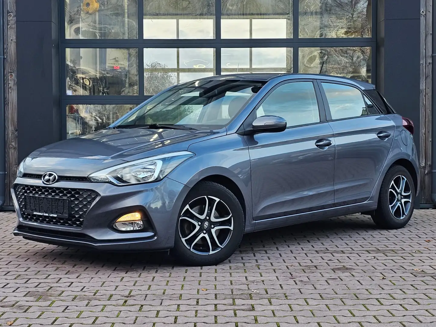 Hyundai i20 1.0 T-GDI Comfort | Automaat | Navi | Camera | Cru Gris - 1