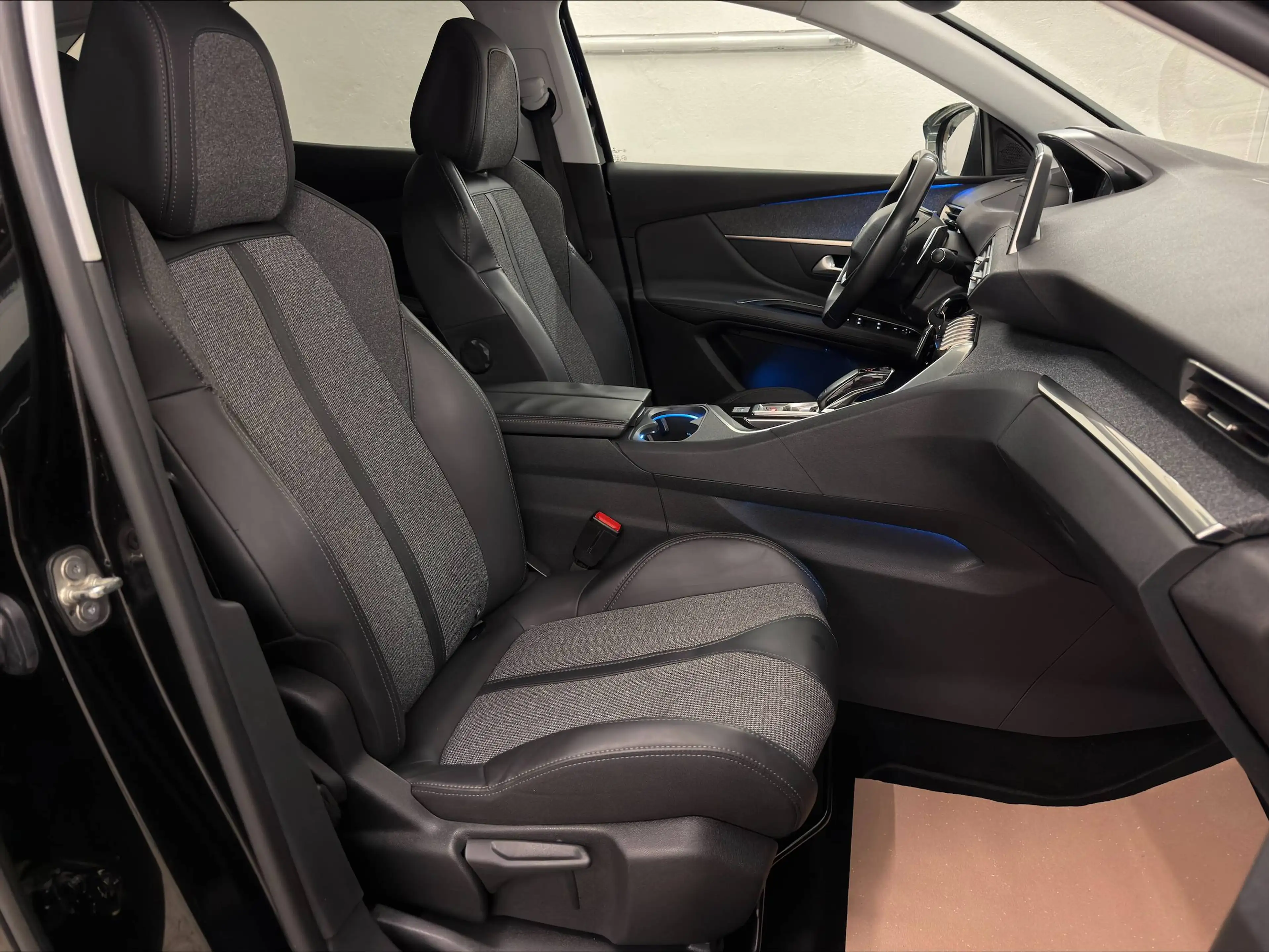 Peugeot 3008 1,6 BlueHDi 120 S&S EAT6 Allure*VIRTUAL*AHK*SHZ* — photo 14