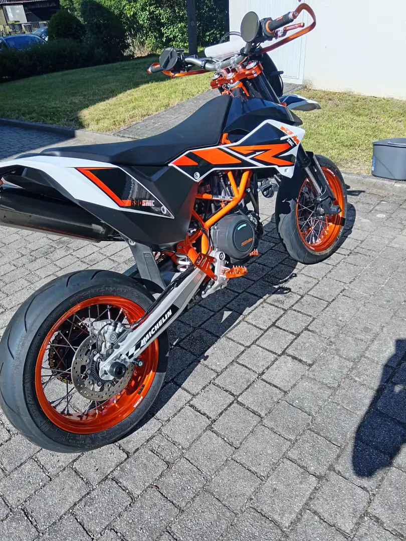 KTM 690 SMC R Supermoto Naranja - 2