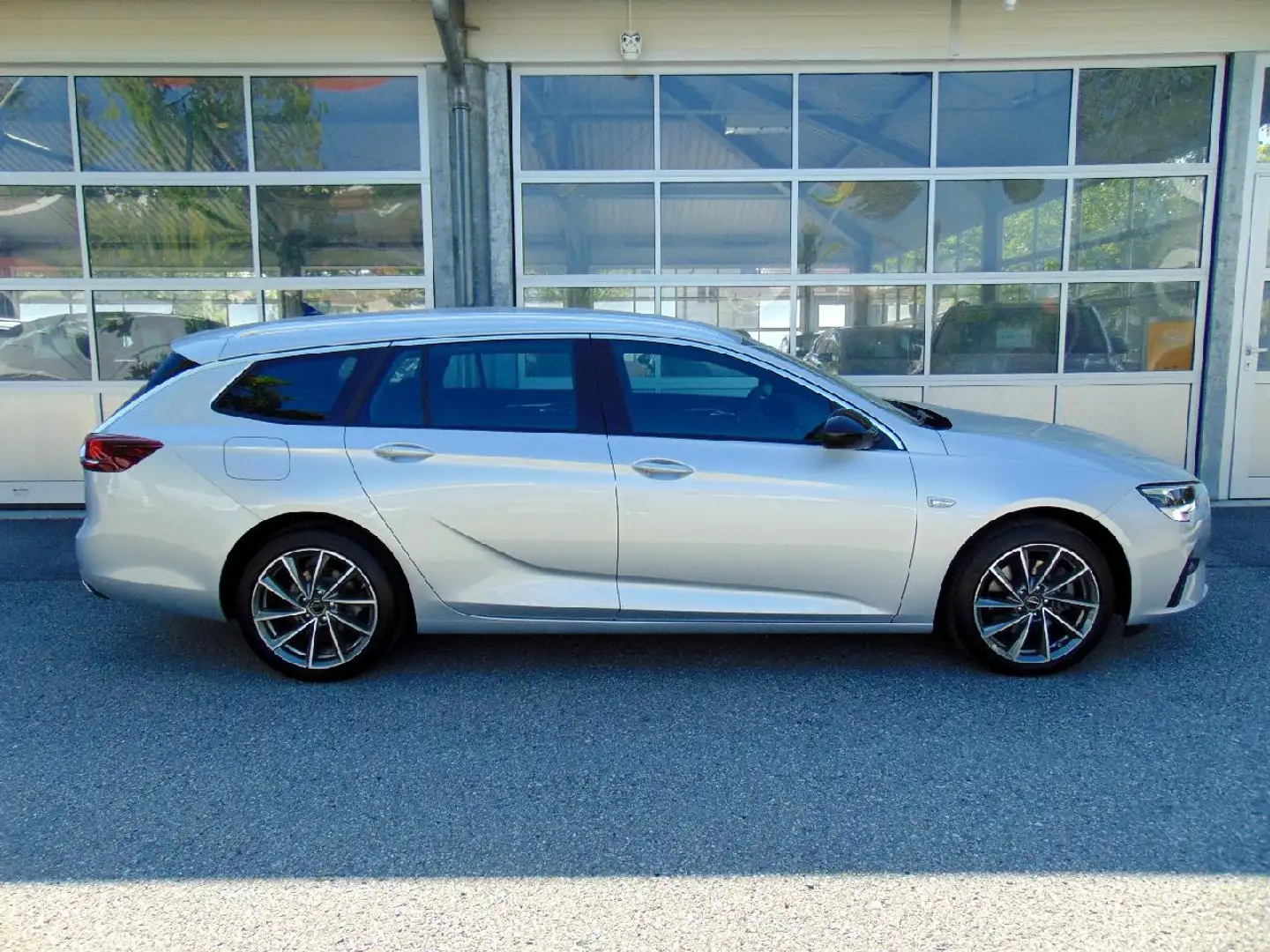 Opel Insignia Sports Tourer 2.0 CDTI Eleg. AT Silber - 2