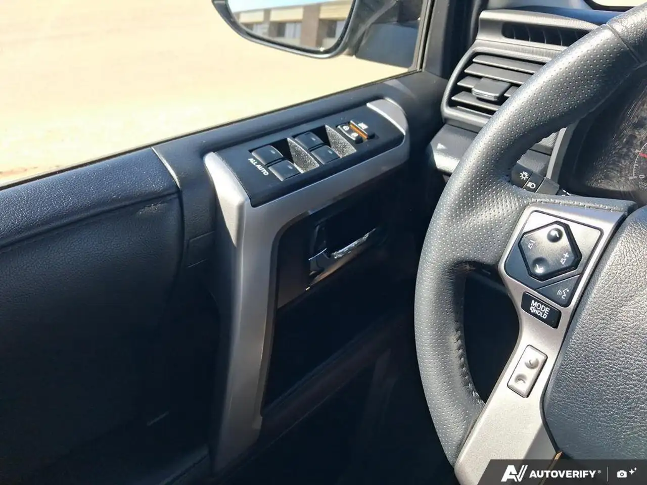 Toyota 4-Runner снимка Toyota 4-Runner