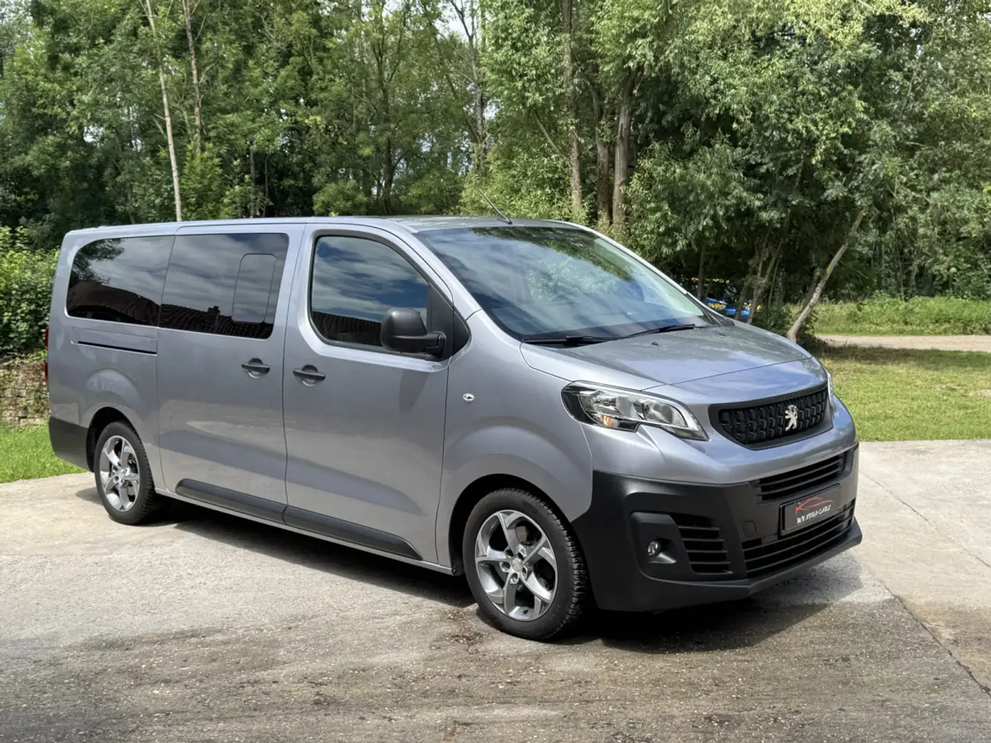 Peugeot Traveller TRAVELLER XL 2.0HDI 145CV 9 PLACES Gris - 2