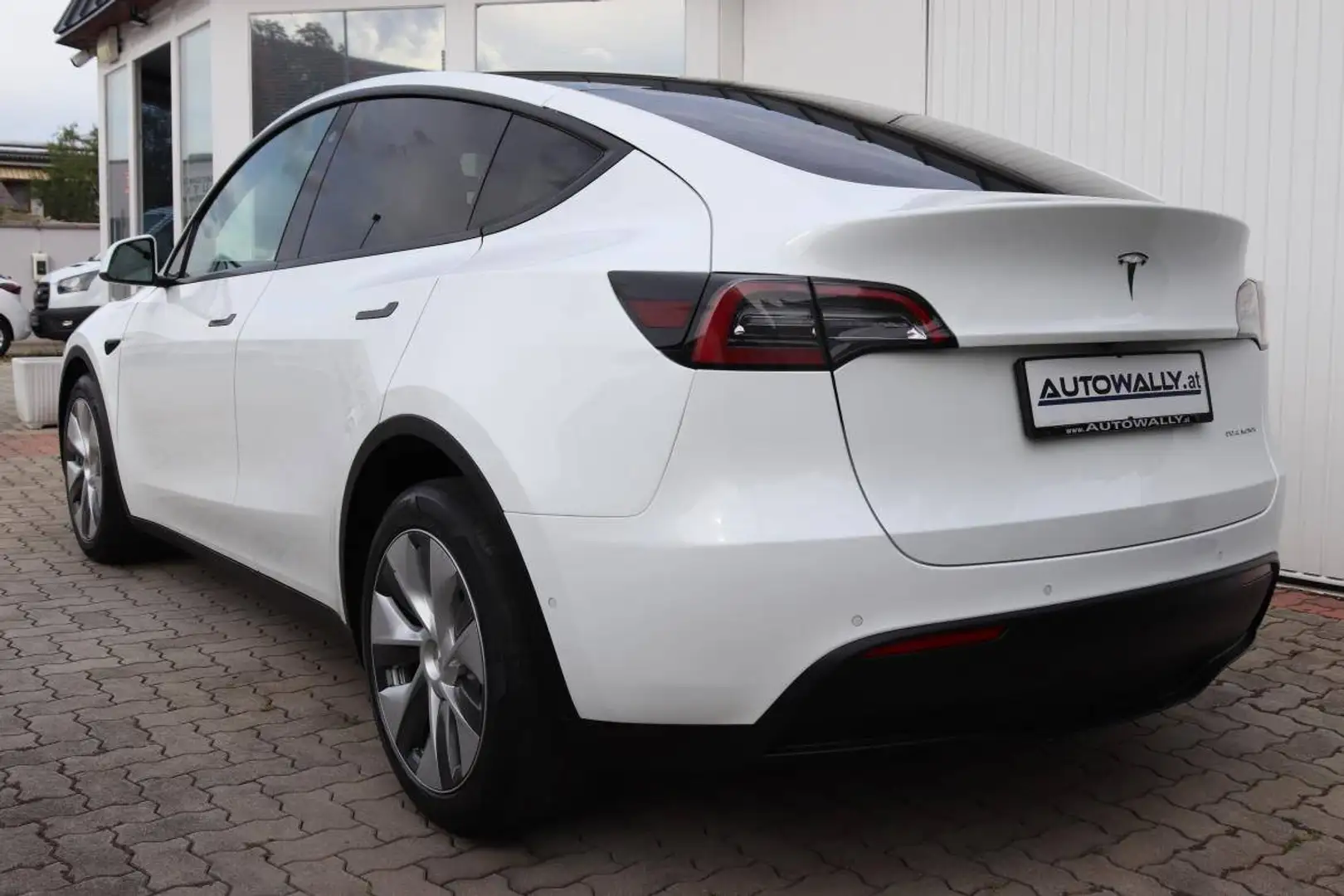 Tesla Model Y Long Range Dual AWD 79kWh Weiß - 2