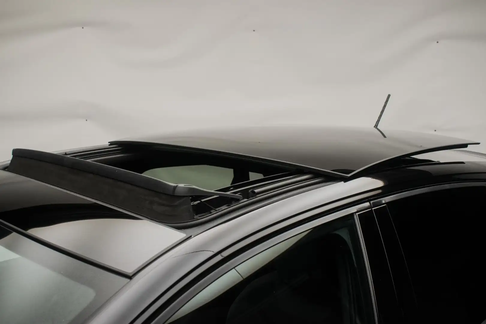 Volkswagen Polo GTI 2.0 TSI Automaat ORG NL [ Panoramadak Beats Virtua Zwart - 2