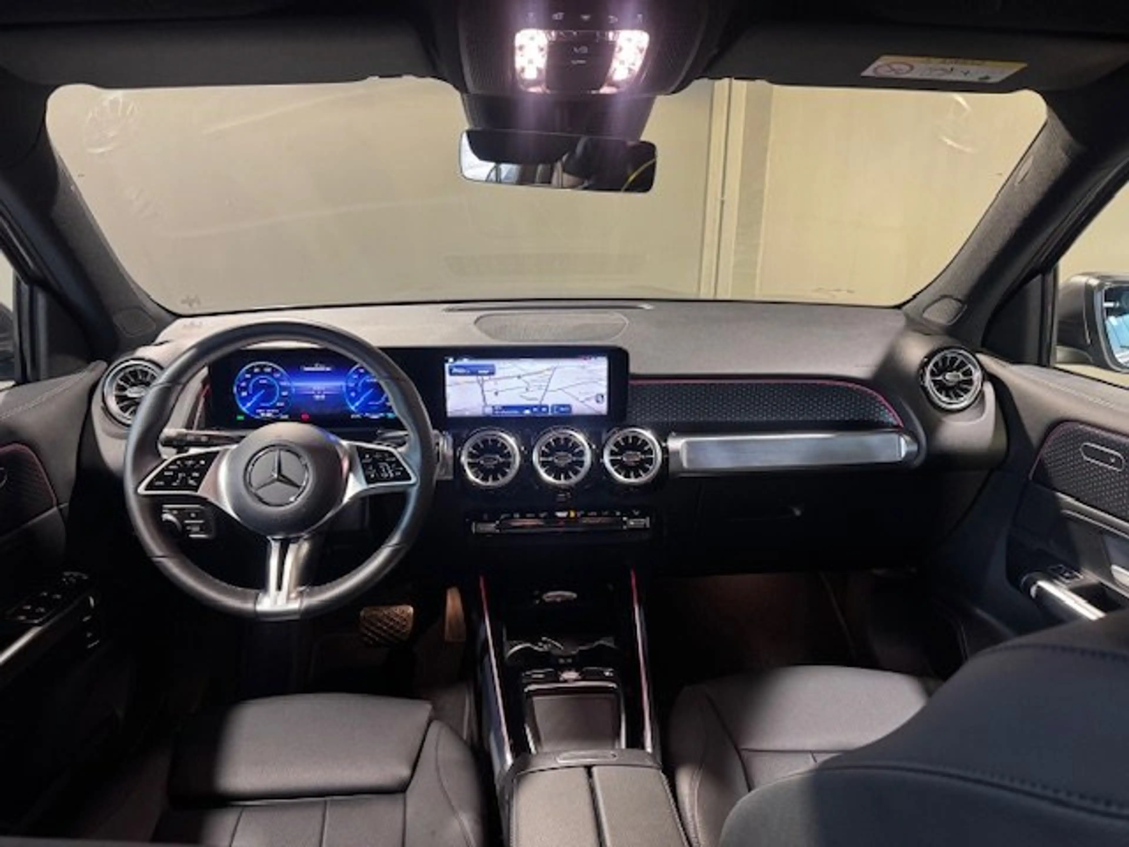 Mercedes-Benz EQB 250 + Progressive Distr/Kame/Tot/7Sitz/Ambie — photo 5