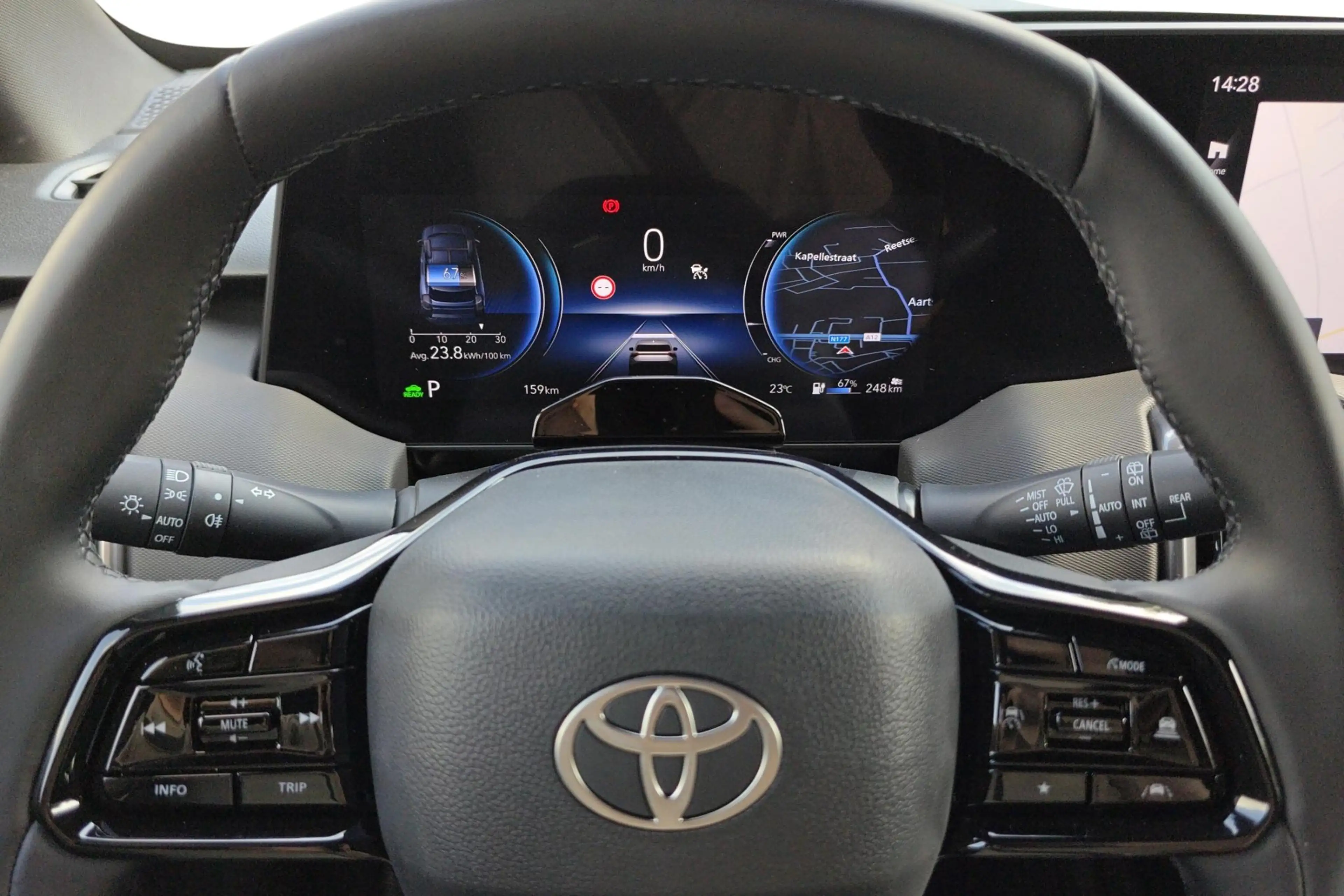 Toyota Urban Cruiser 61 kWh 2WD Executive - DEMO — photo 12